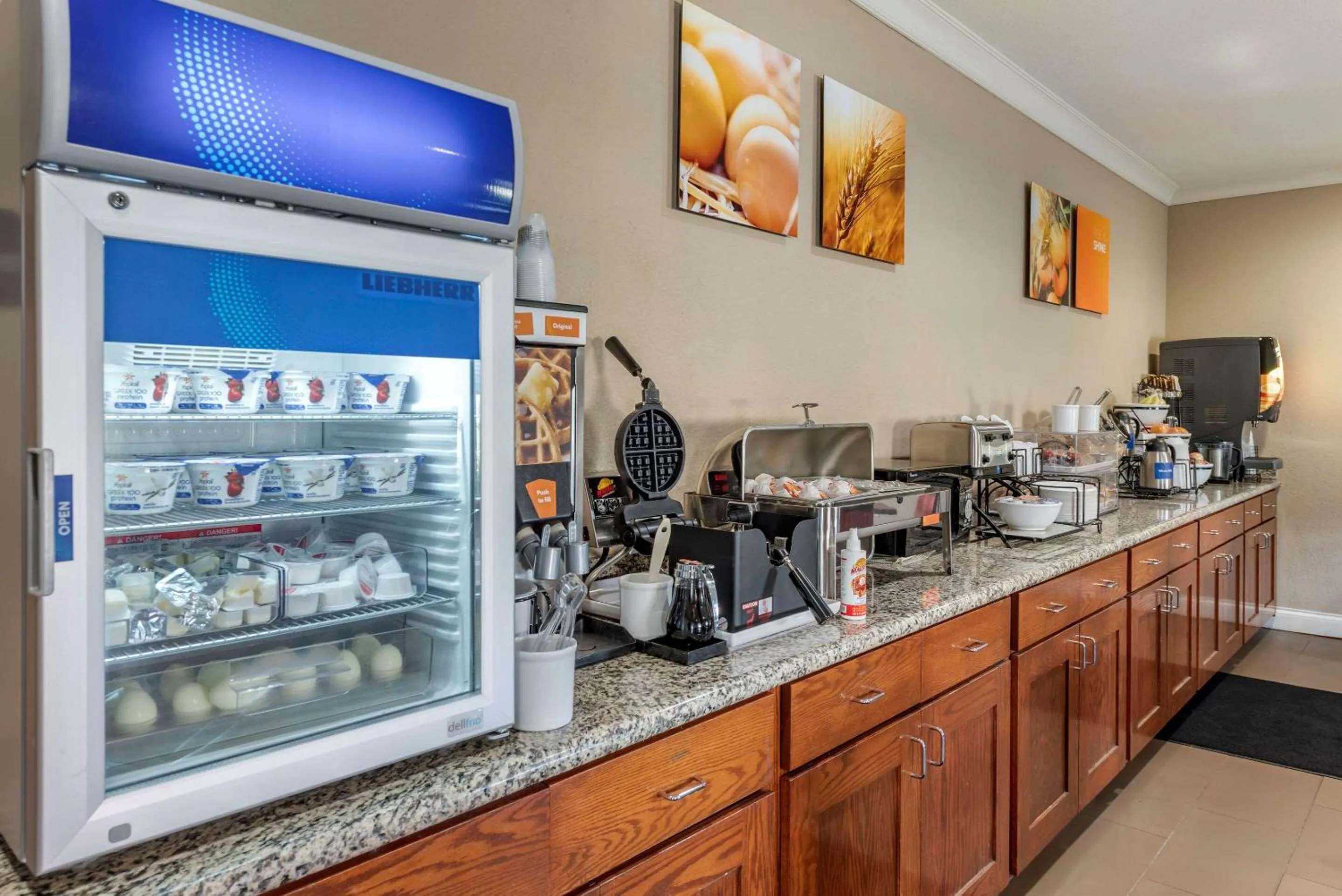 Restaurant/places to eat in Comfort Inn & Suites Muncie Near University
