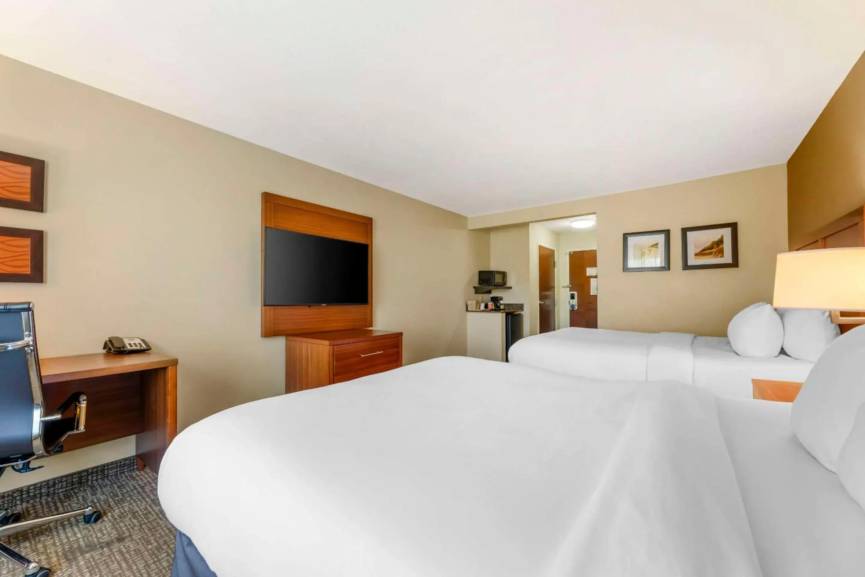 Queen Room with Two Queen Beds - Non-Smoking in Comfort Inn & Suites Porter near Indiana Dunes Queen Room with Two Queen Beds - Non-Smoking in Comfort Inn & Suites Porter near Indiana Dunes