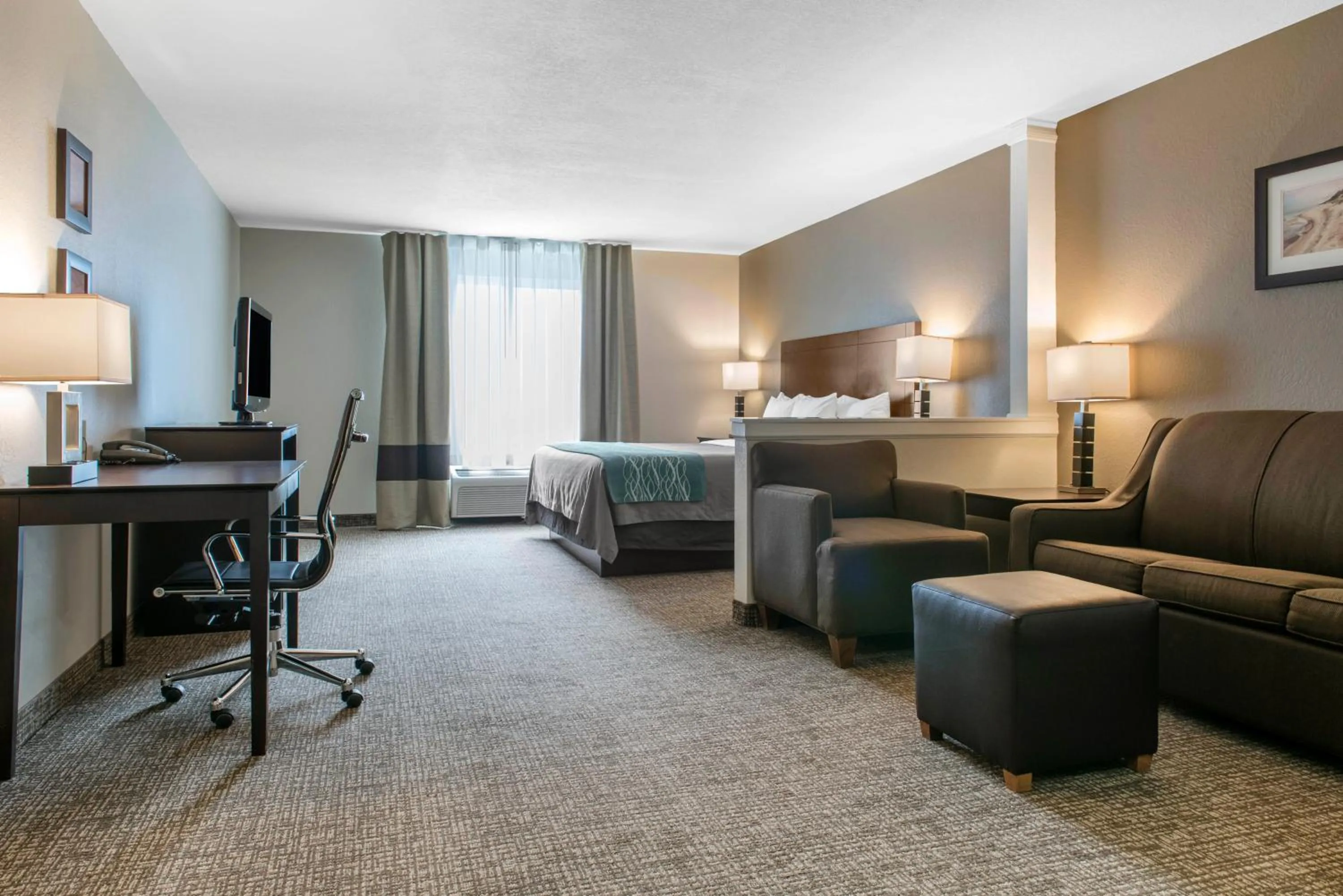 King Suite - Non-Smoking in Comfort Inn & Suites Porter near Indiana Dunes
