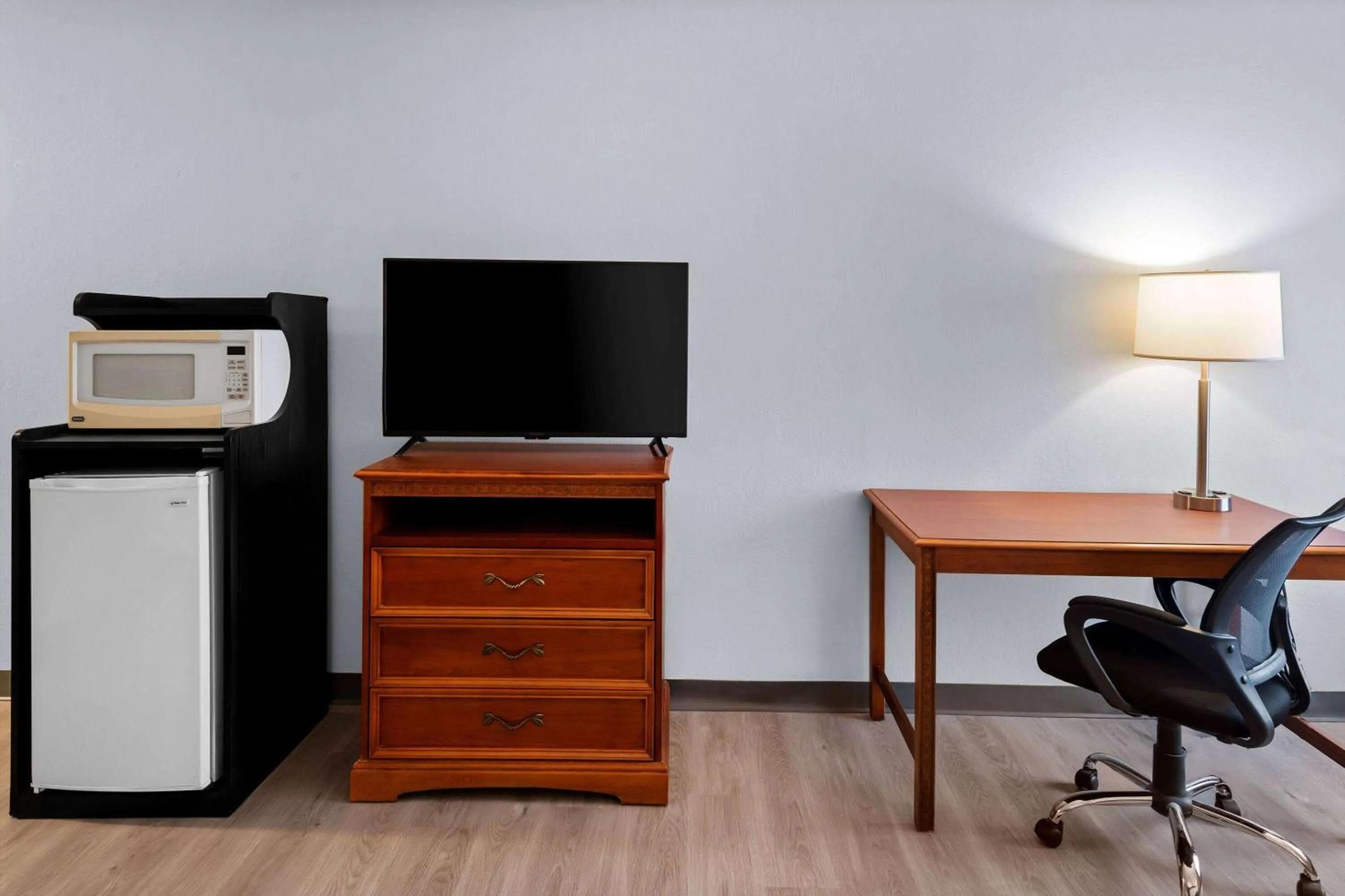 Bed in Baymont by Wyndham Lebanon IN