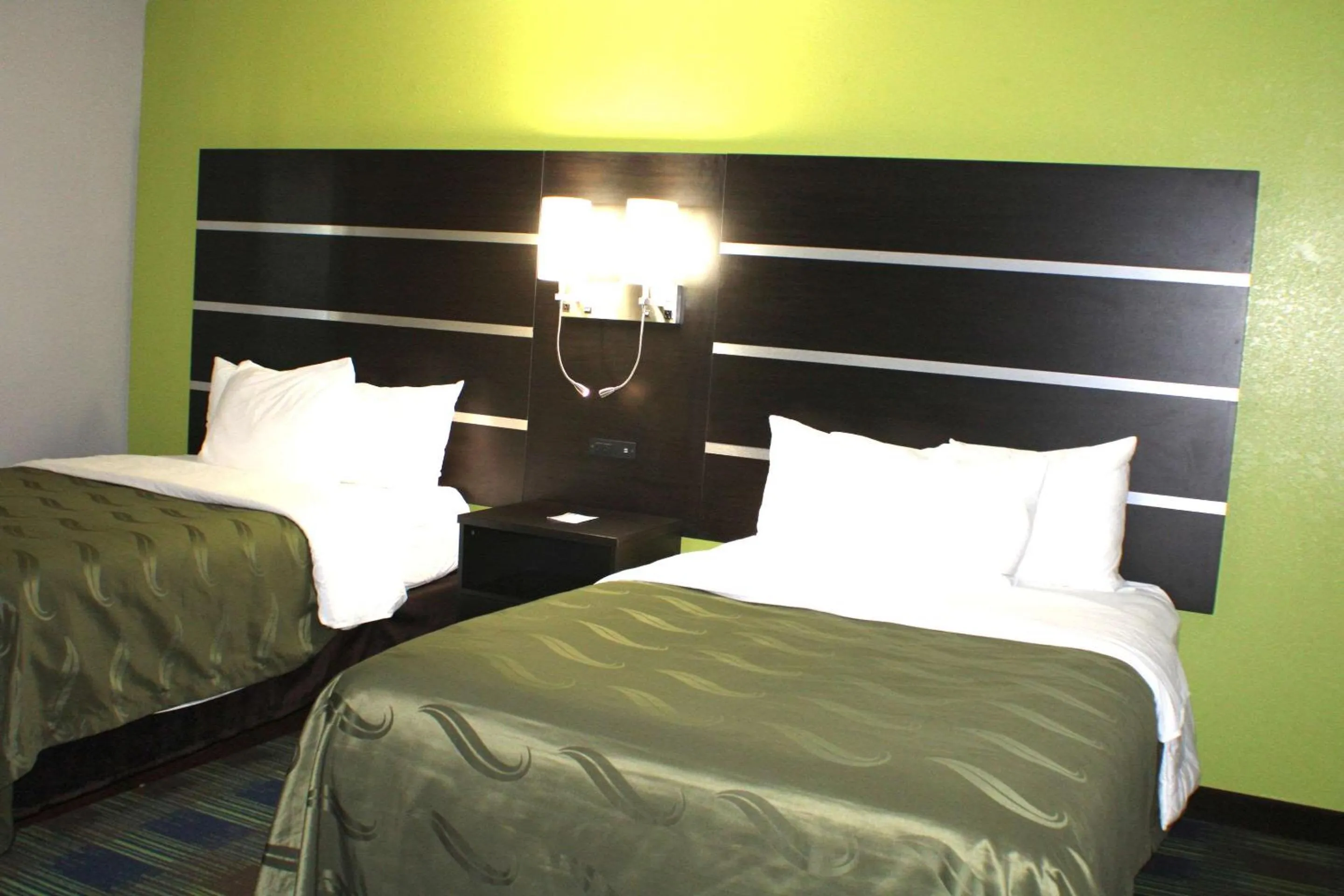 Bedroom, Bed in Quality Inn & Suites Bedford West