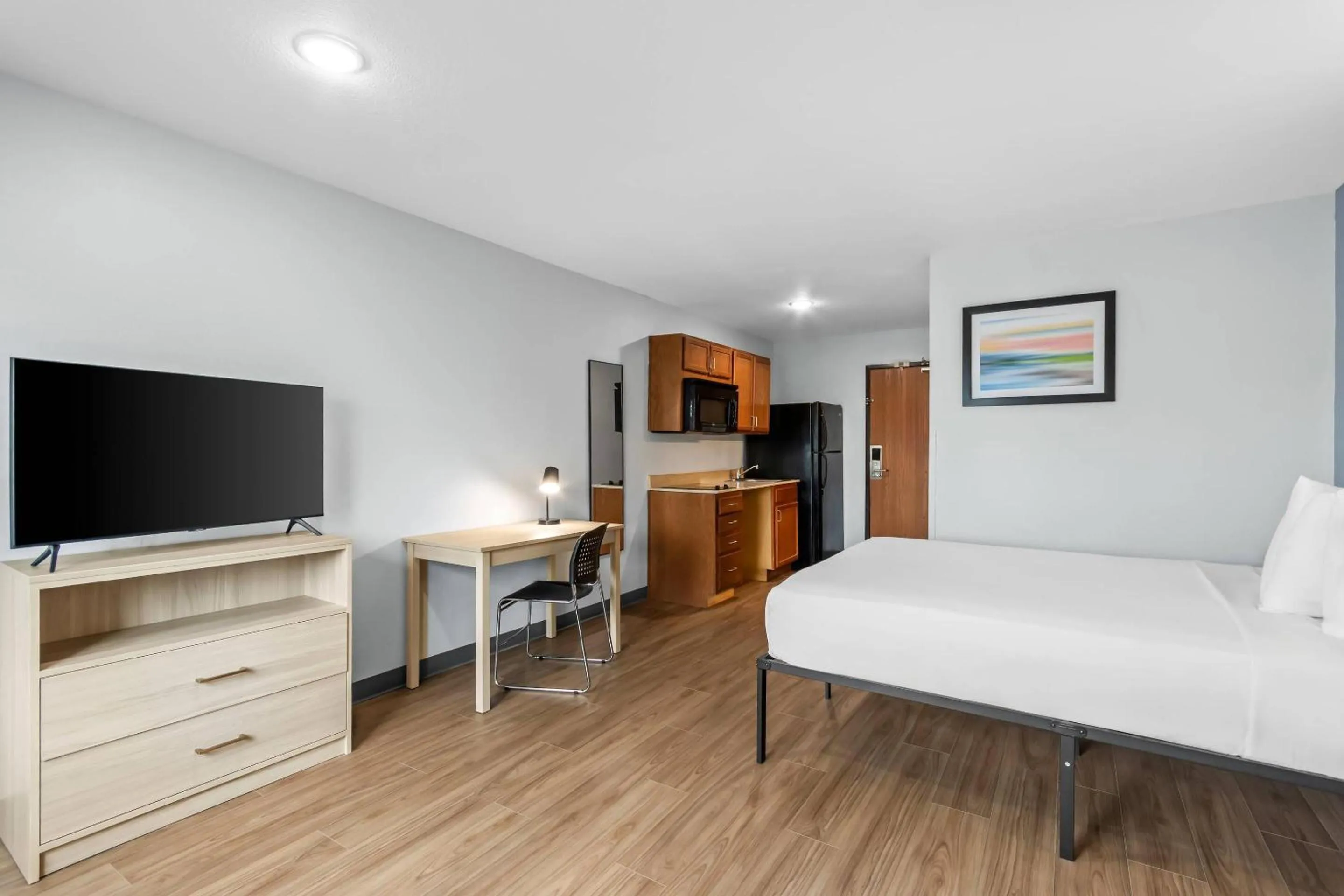 Bedroom, Bed in Suburban Studios Clarksville-Louisville North