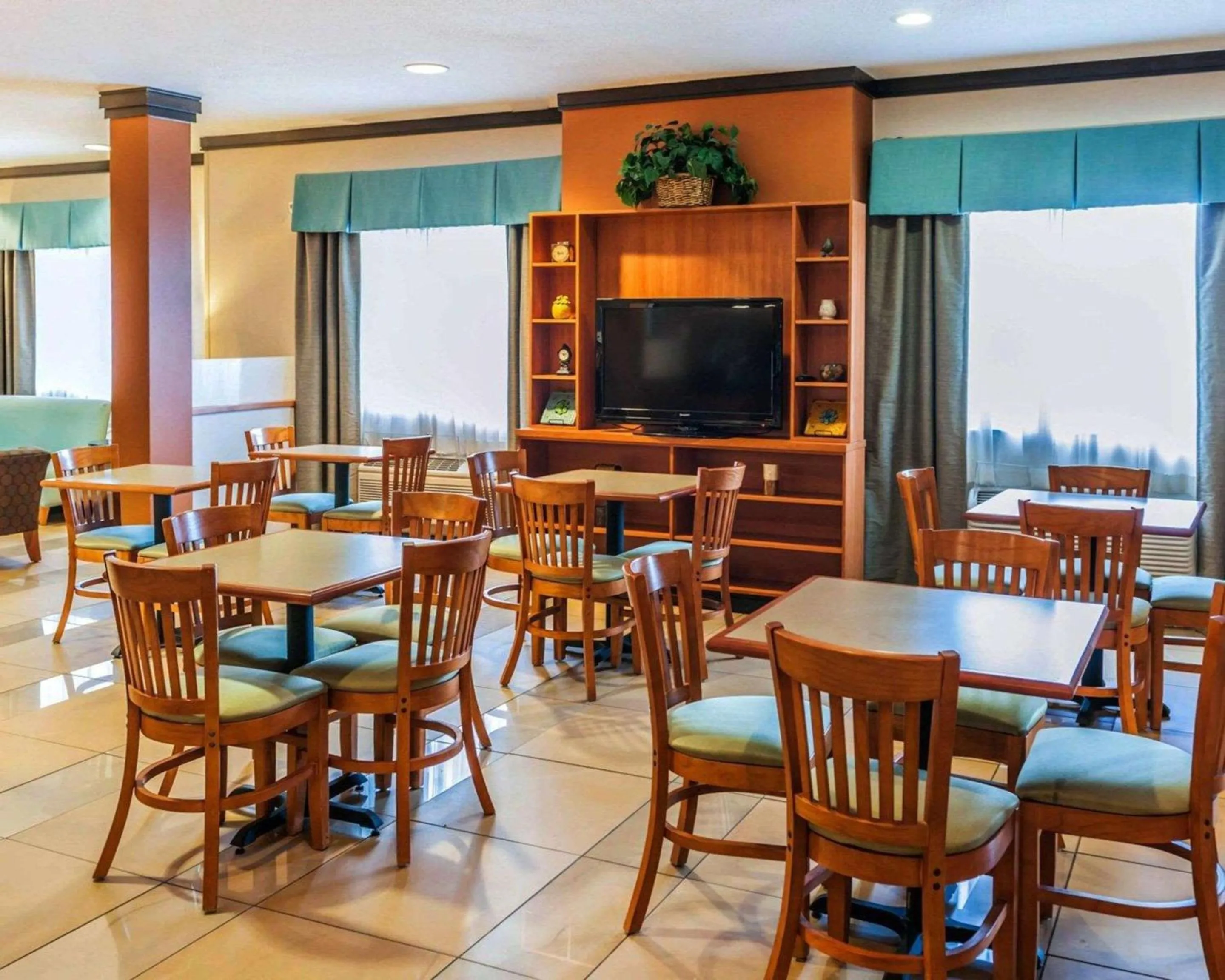 Restaurant/places to eat in Comfort Inn Avon-Indianapolis West