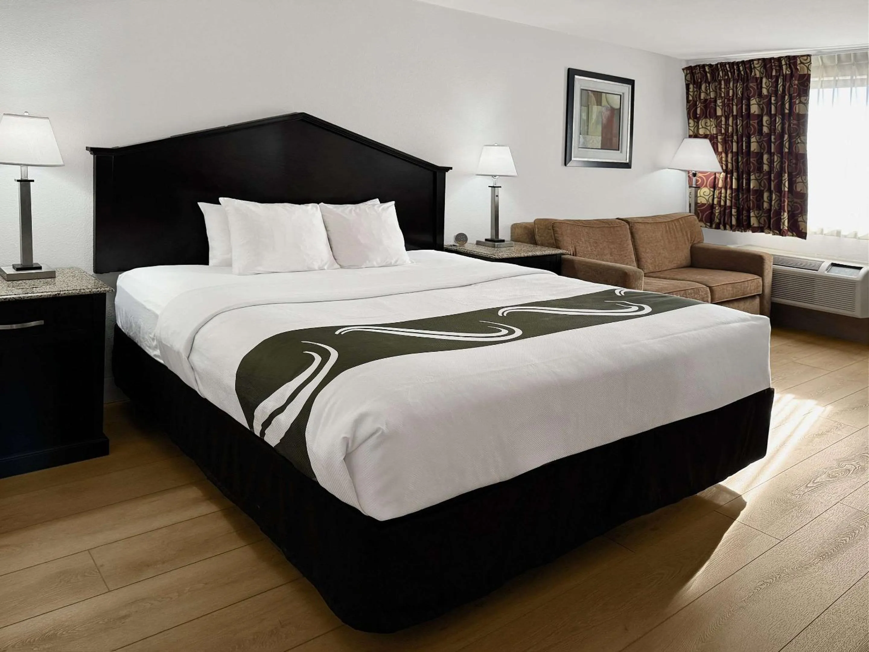 Bedroom, Bed in Quality Inn Fort Wayne