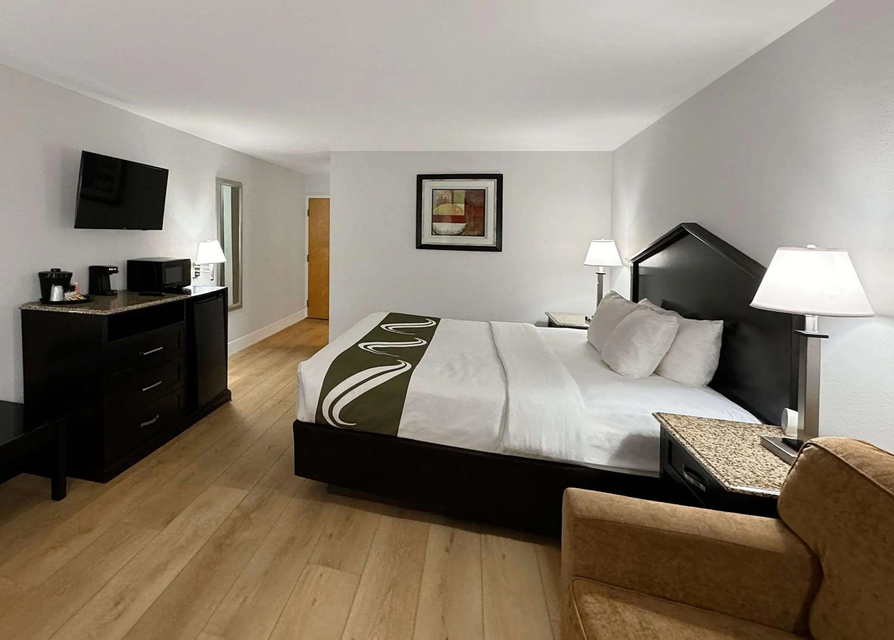 Bedroom, Bed in Quality Inn Fort Wayne