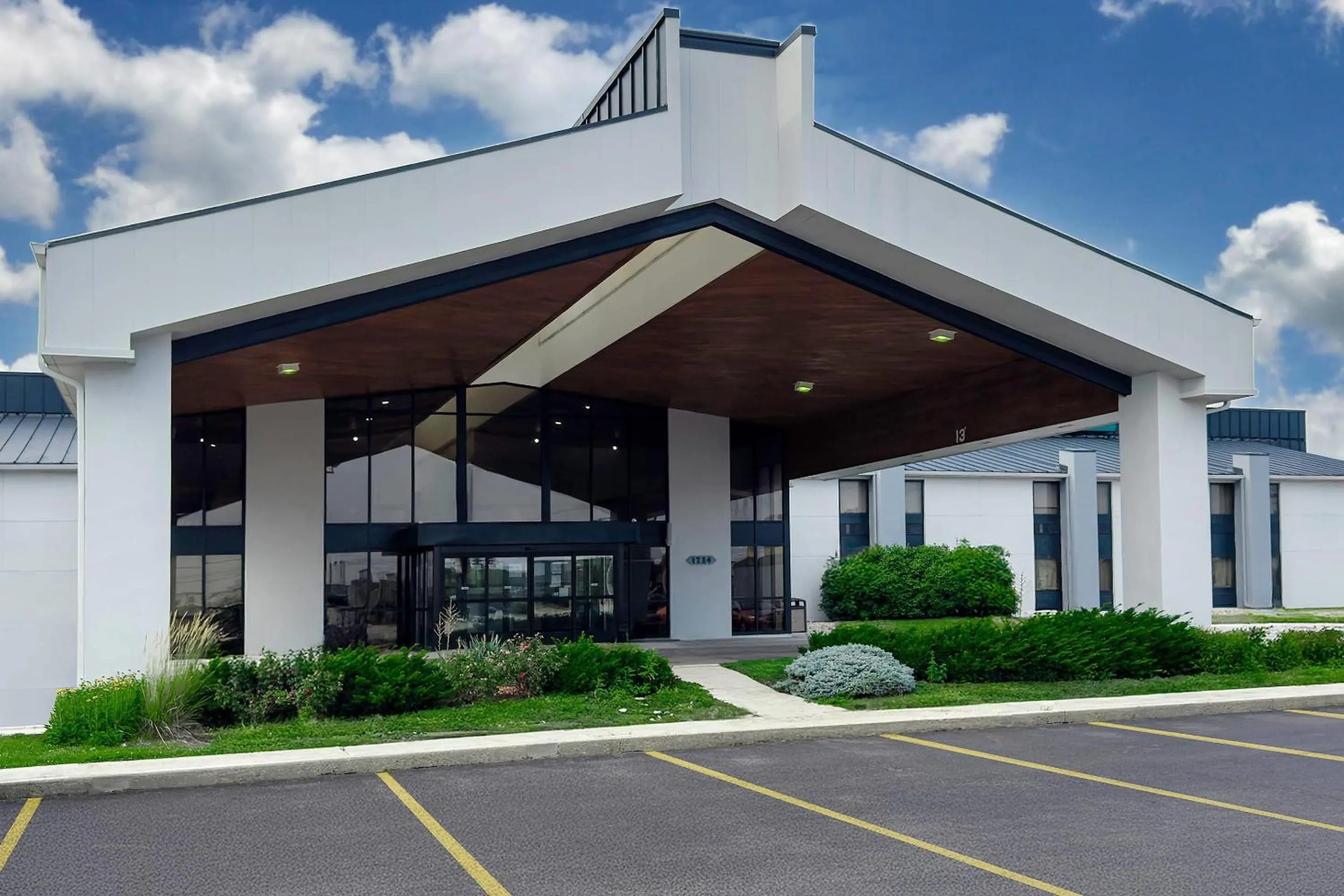 Property building in Quality Inn Fort Wayne