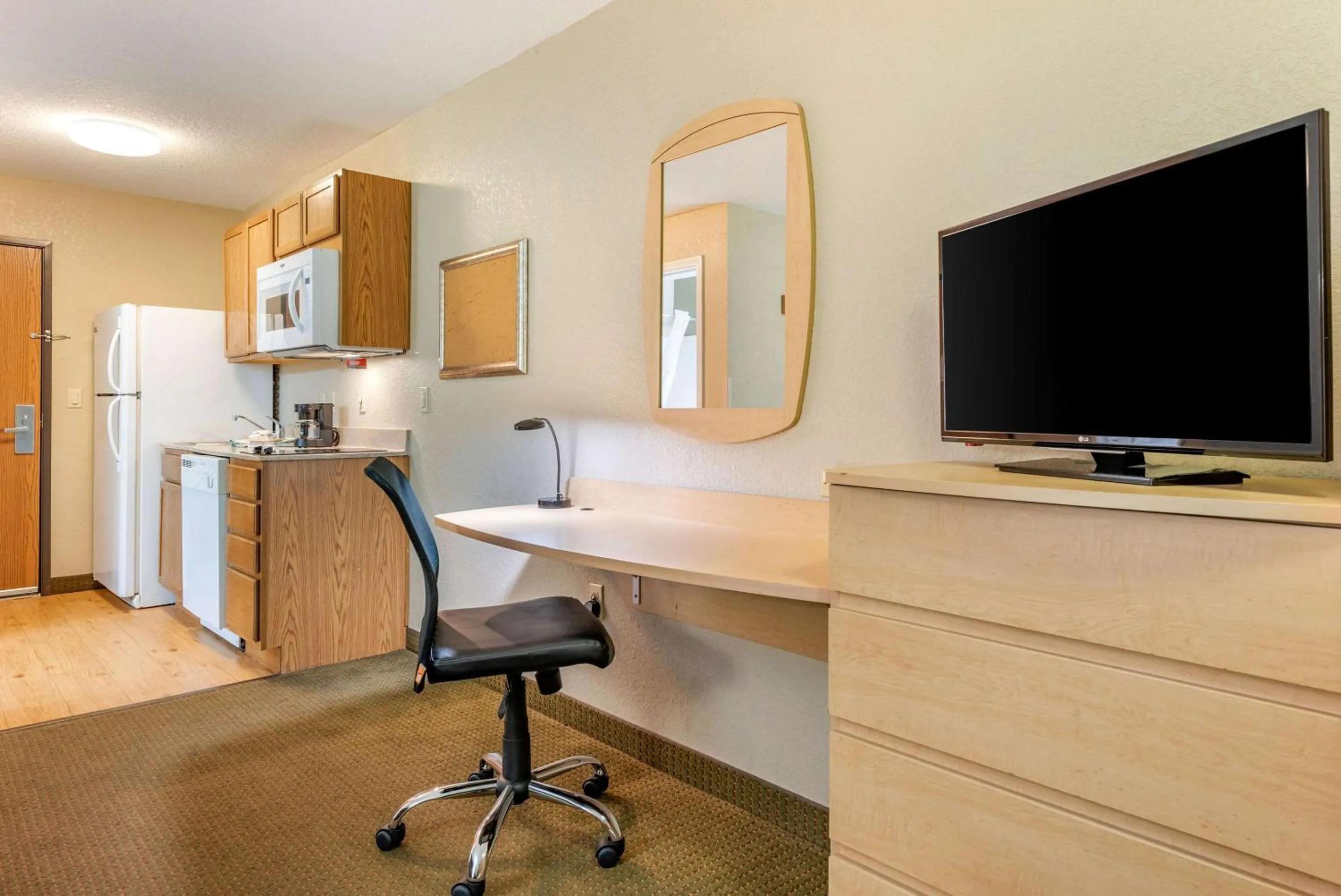 Bedroom in Birch Hill Suites - South Bend