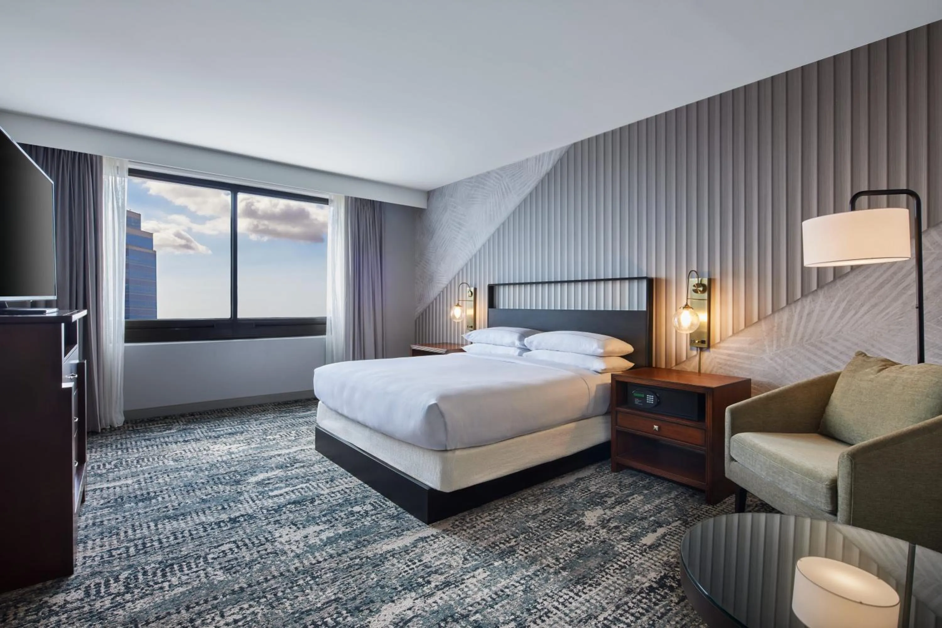 Bedroom, Bed in Hotel Fera Anaheim, a DoubleTree by Hilton Hotel