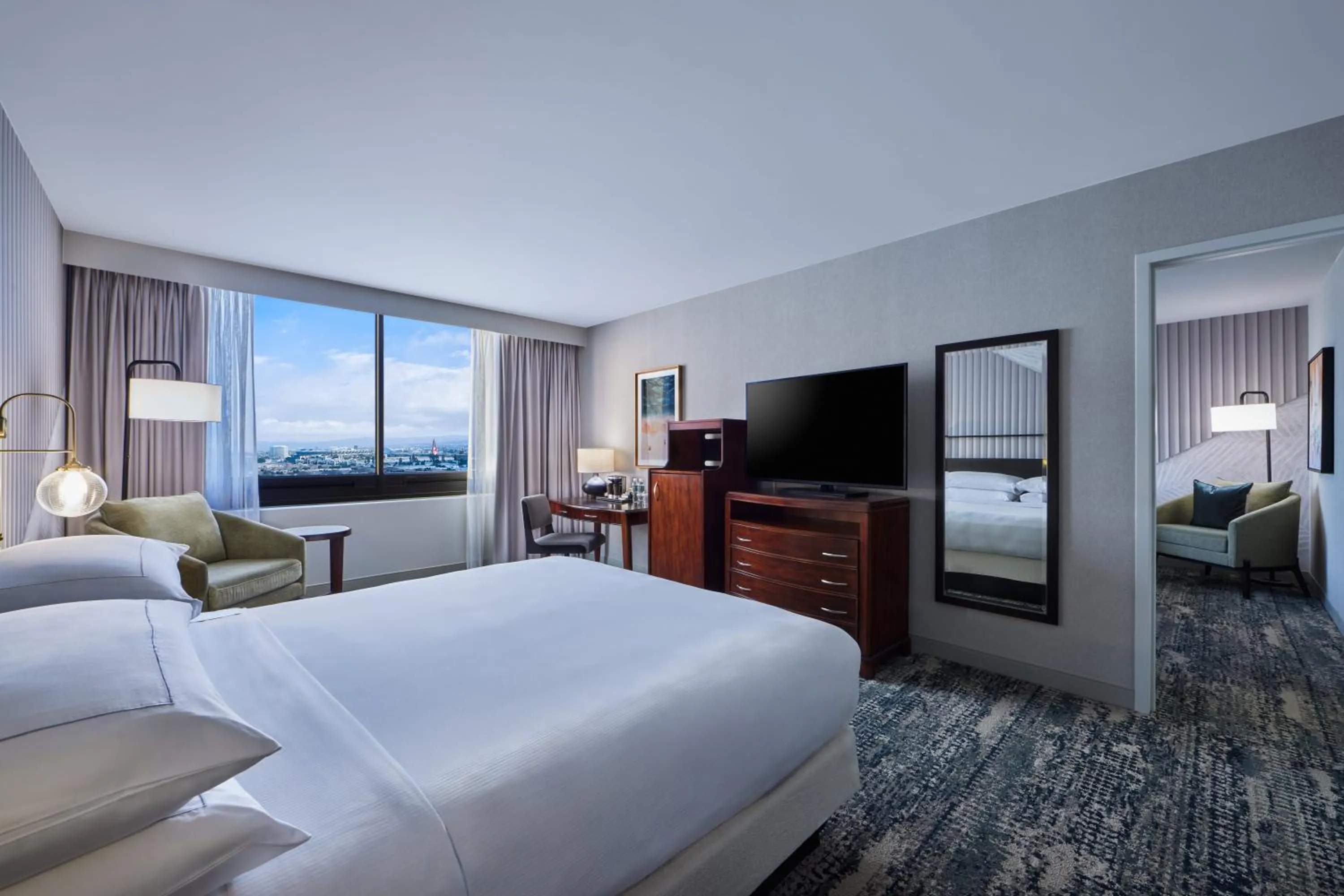 Bedroom, Bed in Hotel Fera Anaheim, a DoubleTree by Hilton Hotel