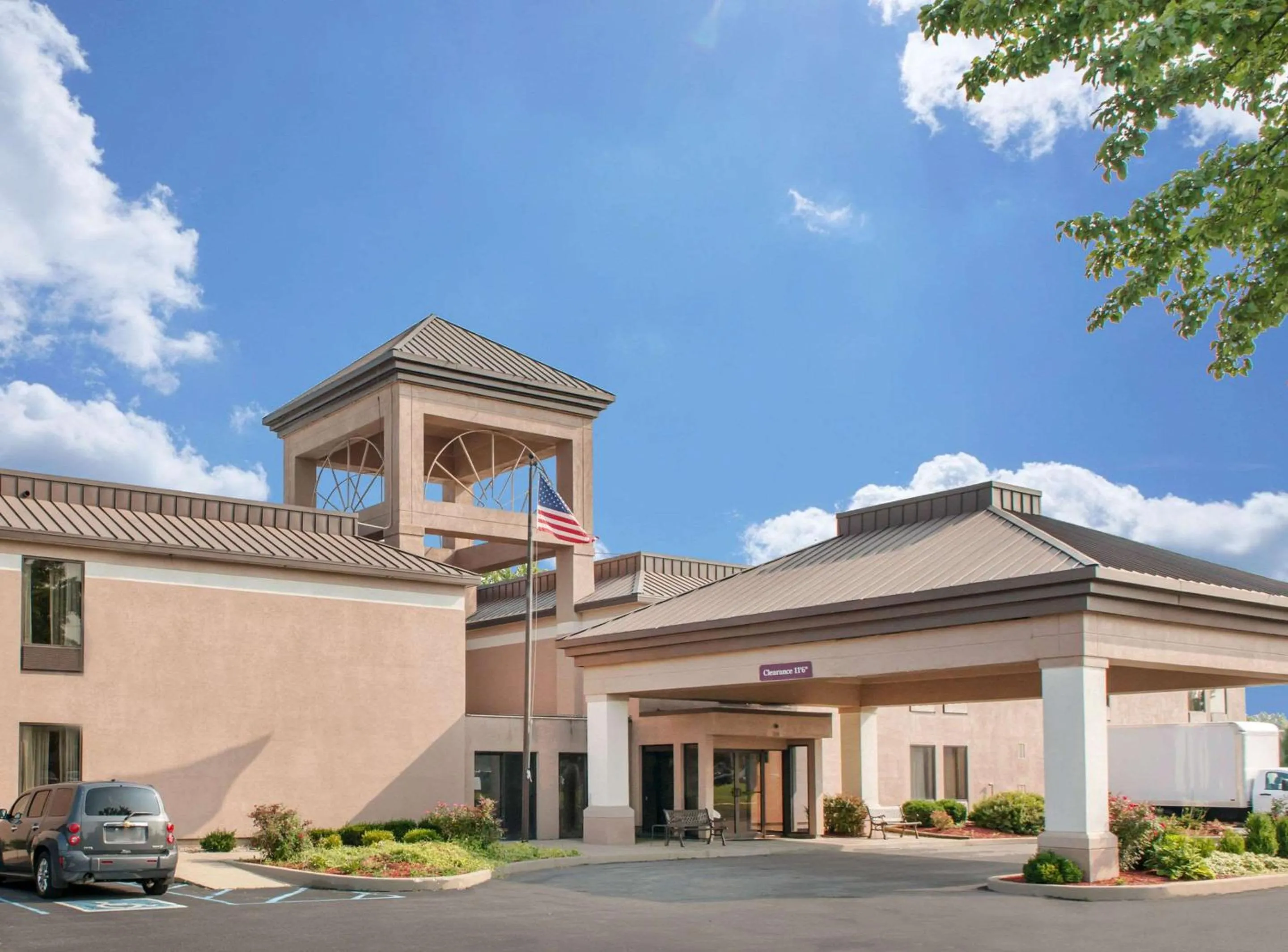Property building in Quality Inn & Suites Near Amish Country