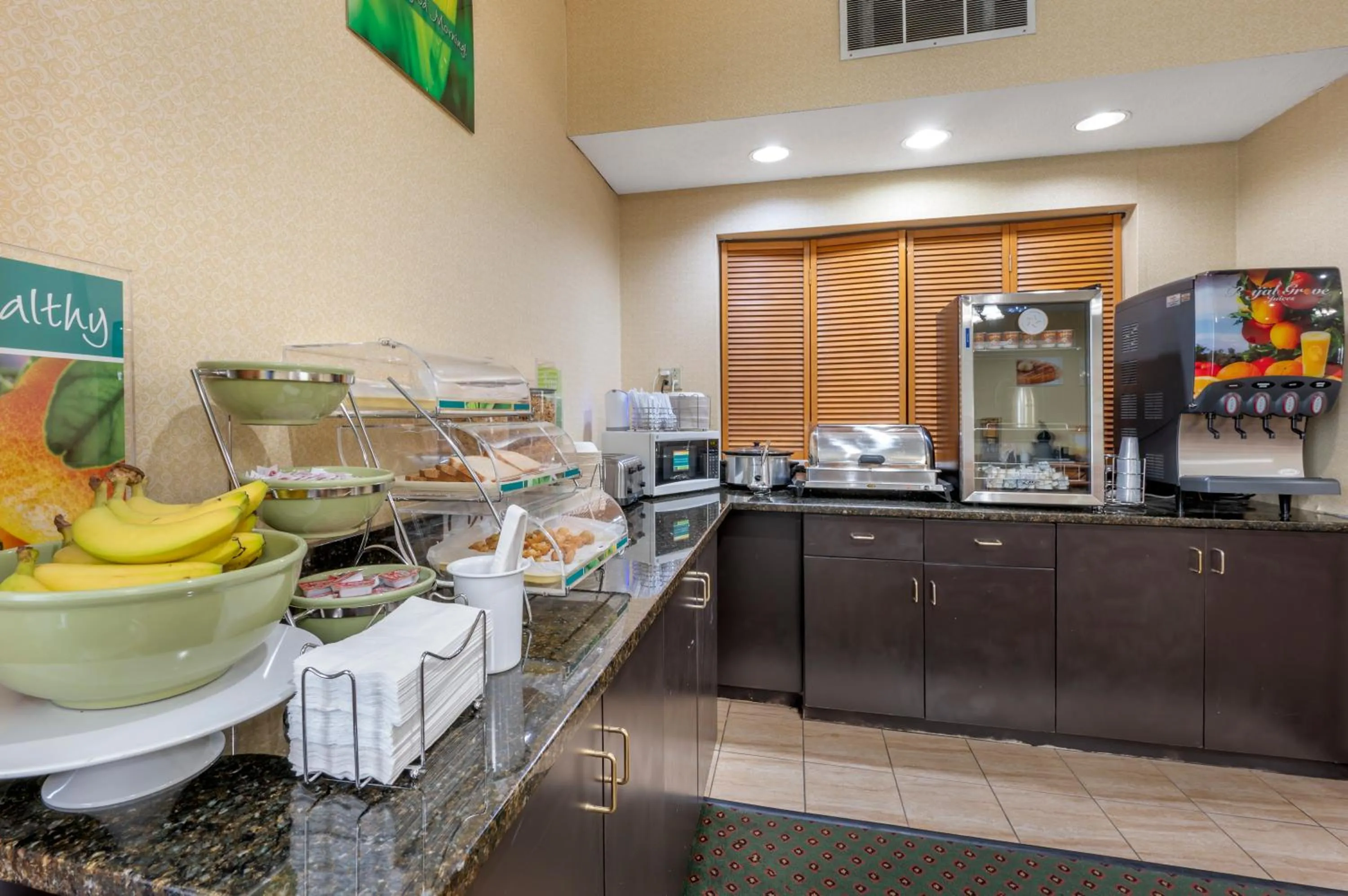 Breakfast in Quality Inn & Suites Near Amish Country