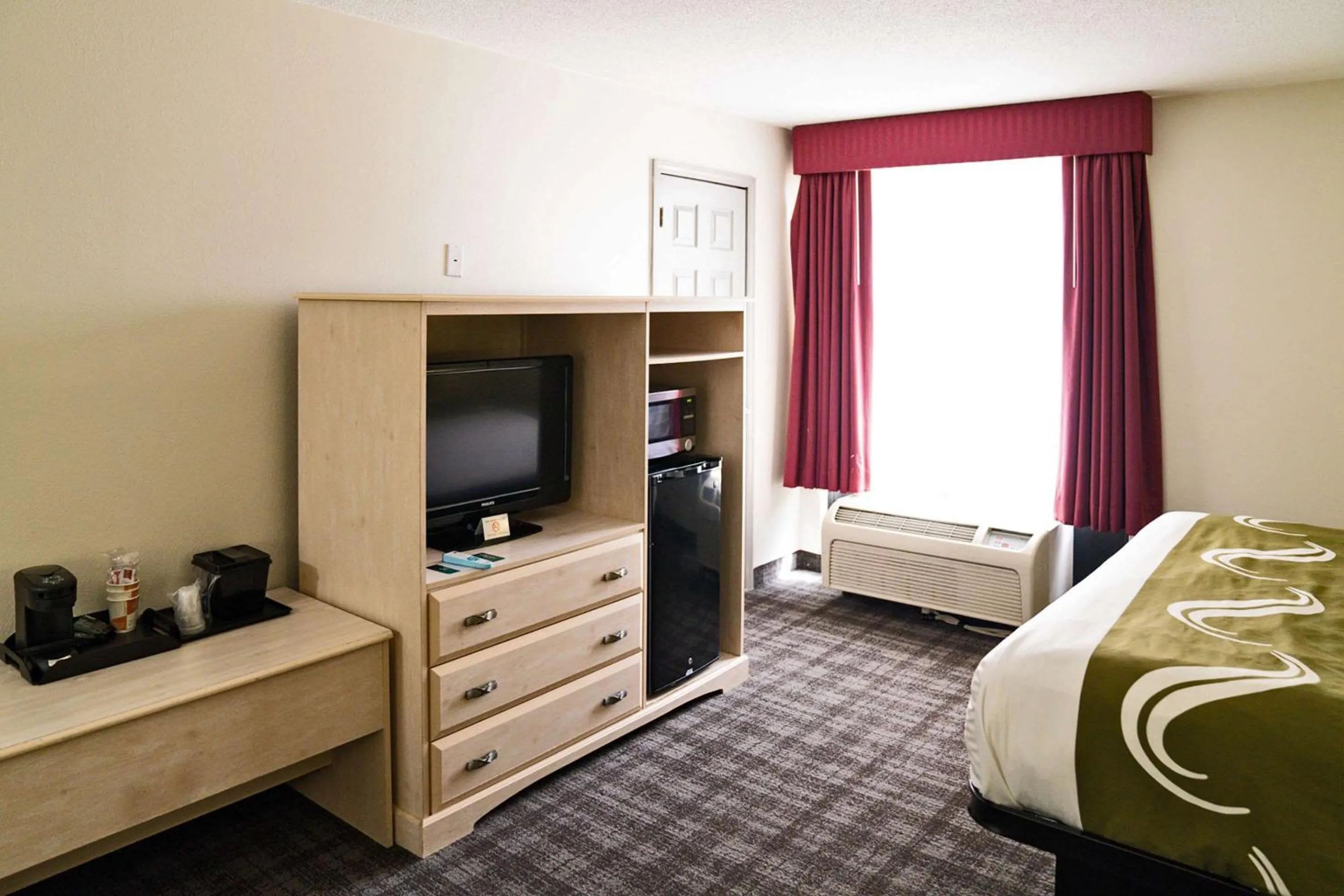 Bedroom, Bed in Quality Inn Seymour I-65