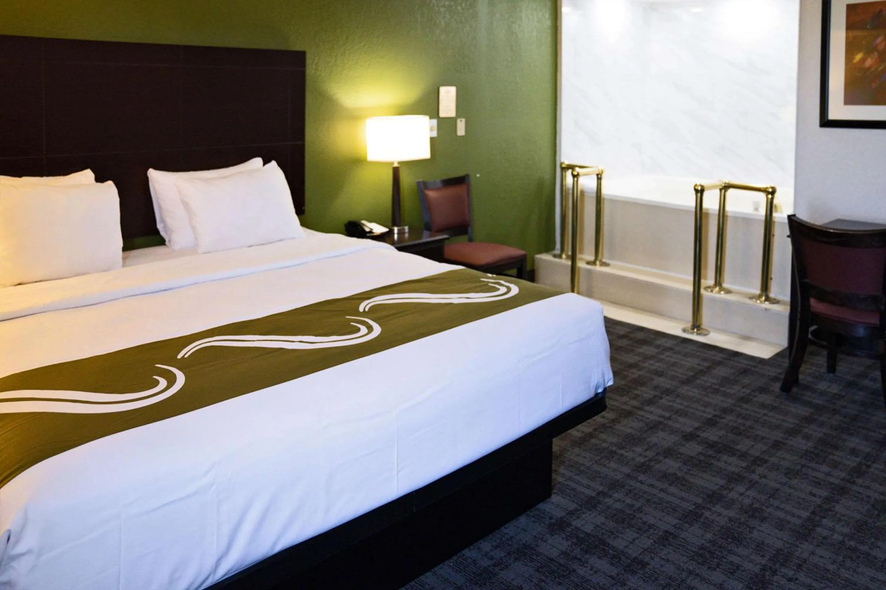 Bedroom, Bed in Quality Inn Seymour I-65