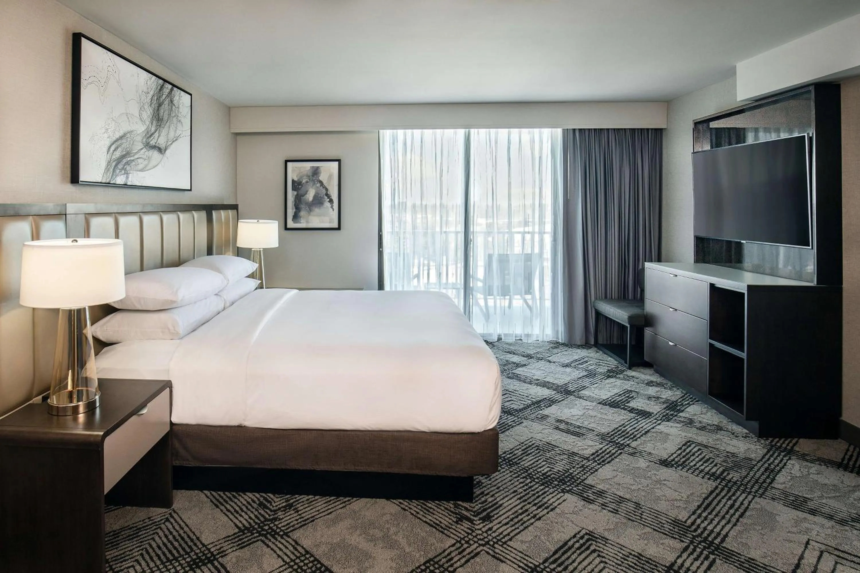 Bedroom, Bed in DoubleTree by Hilton Washington DC North/Gaithersburg