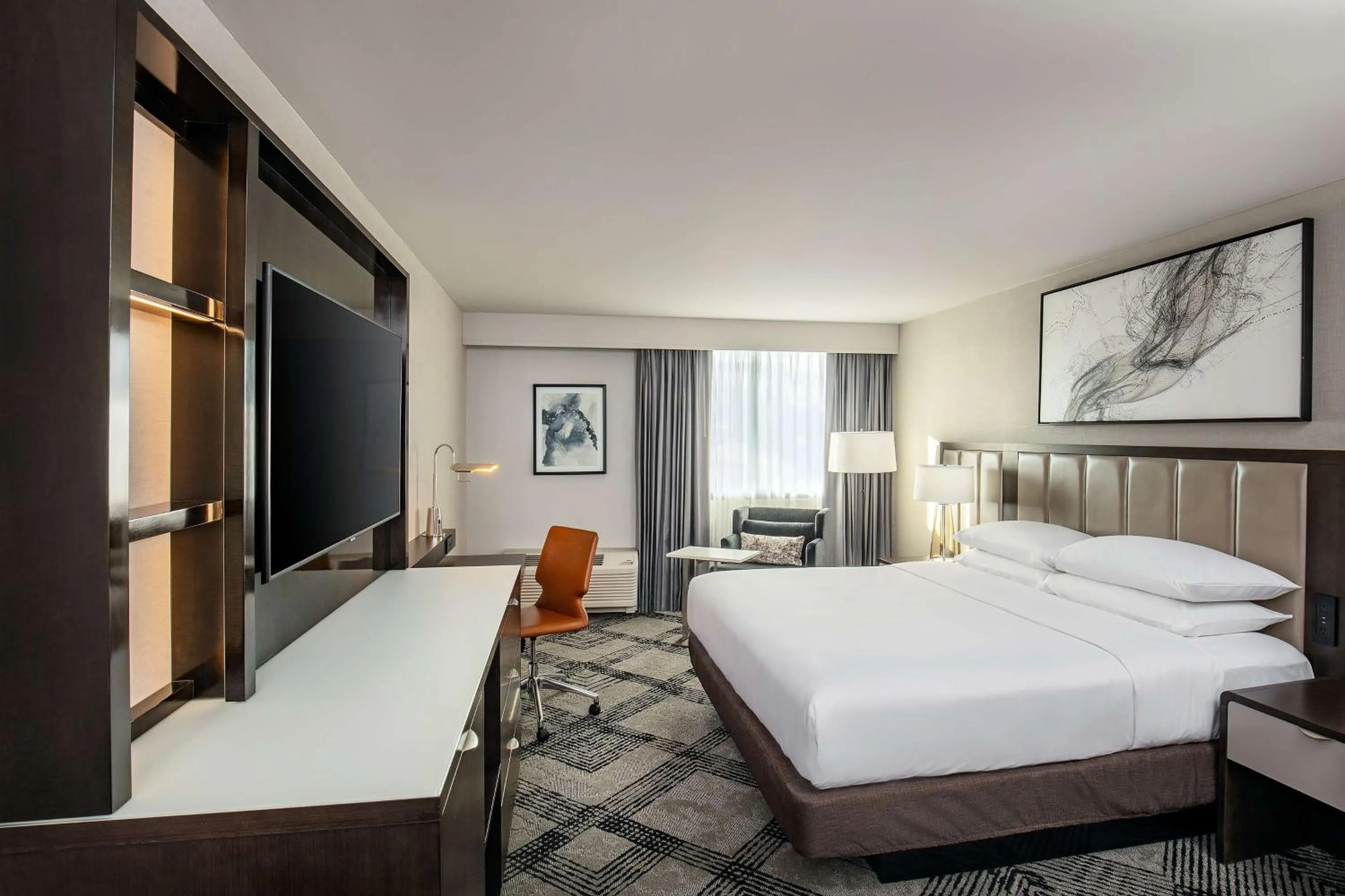 Bedroom, Bed in DoubleTree by Hilton Washington DC North/Gaithersburg