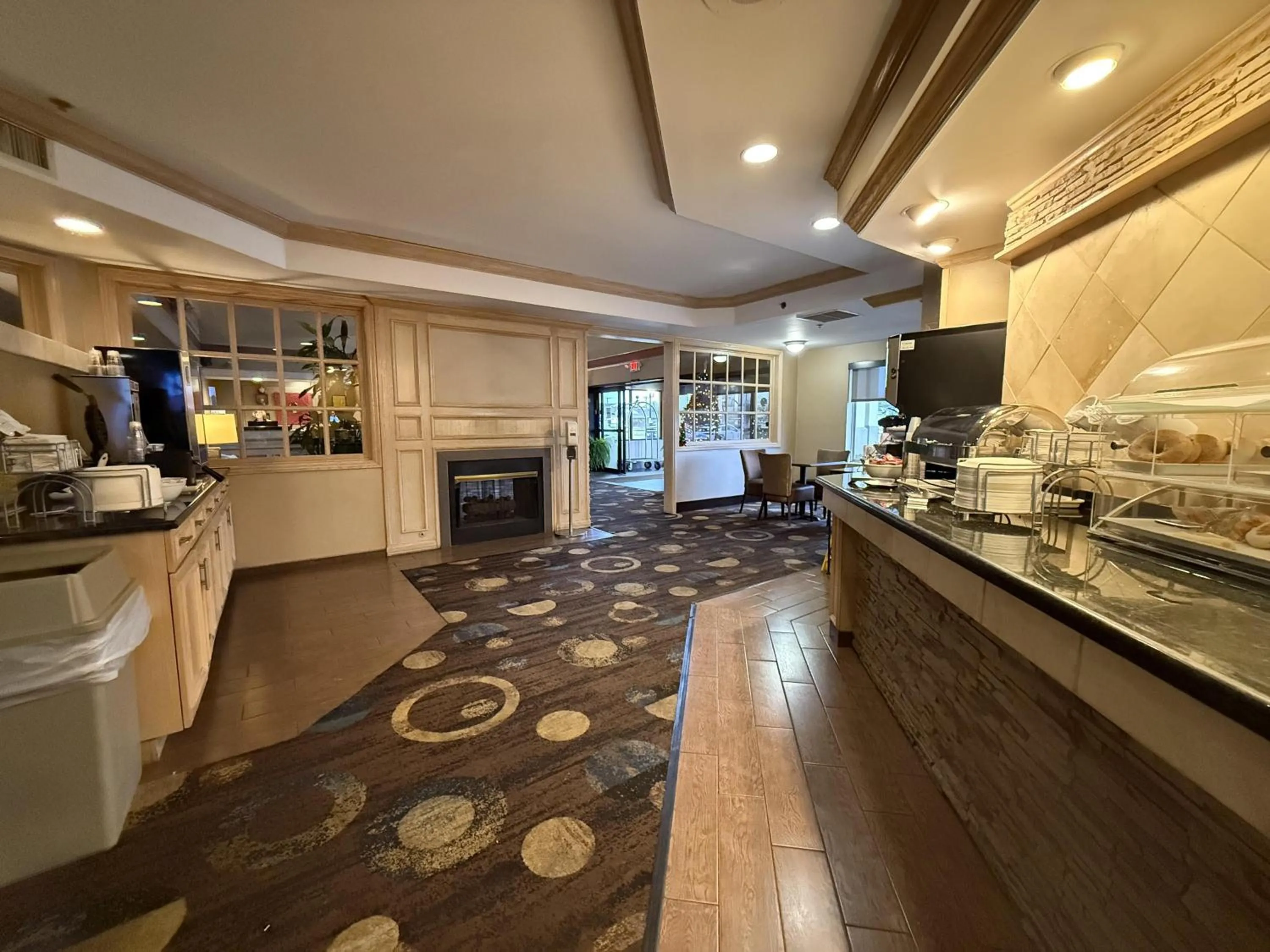 Breakfast in SureStay by Best Western Marion