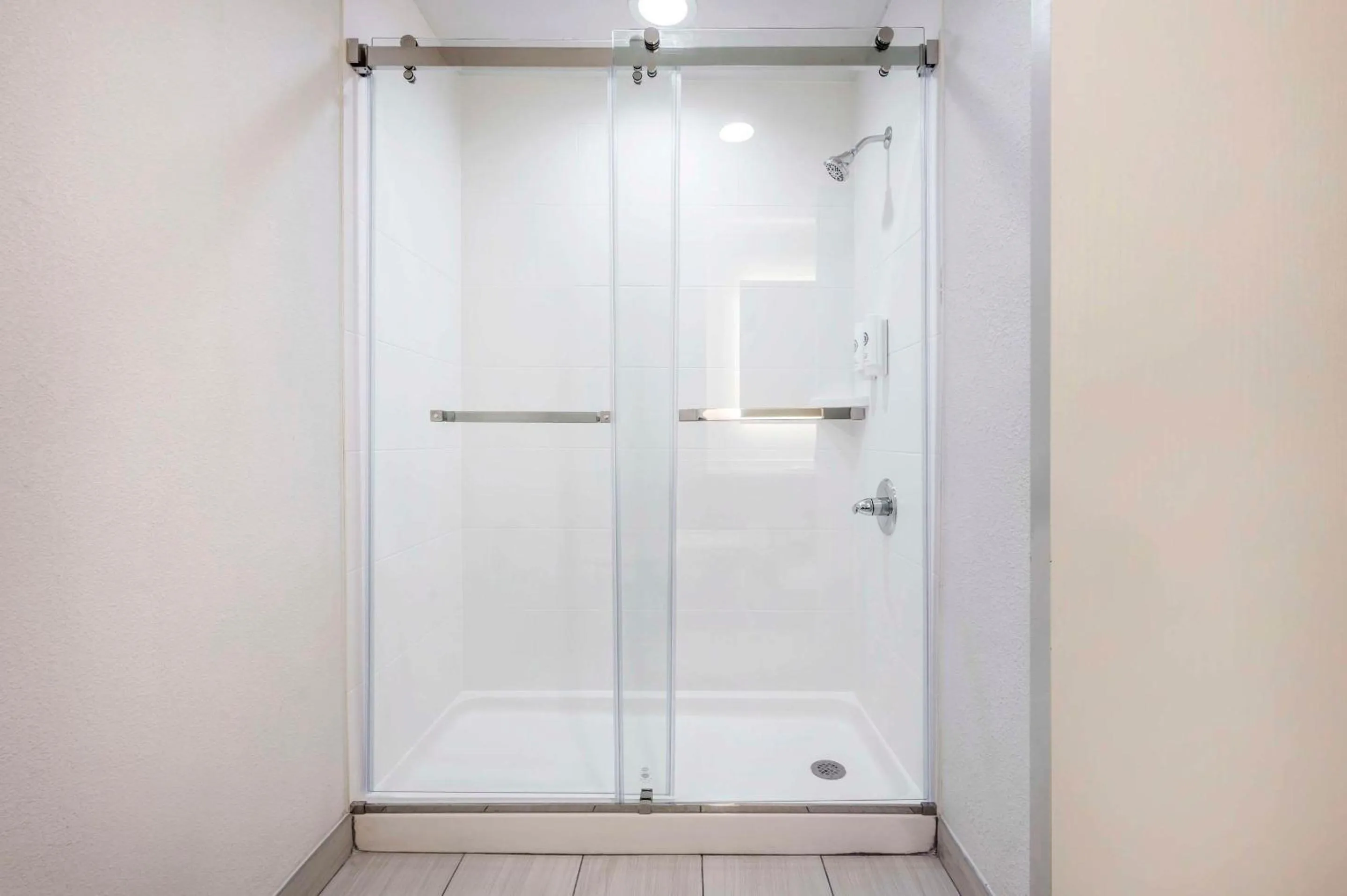 Shower in Comfort Suites Fort Wayne - Southwest