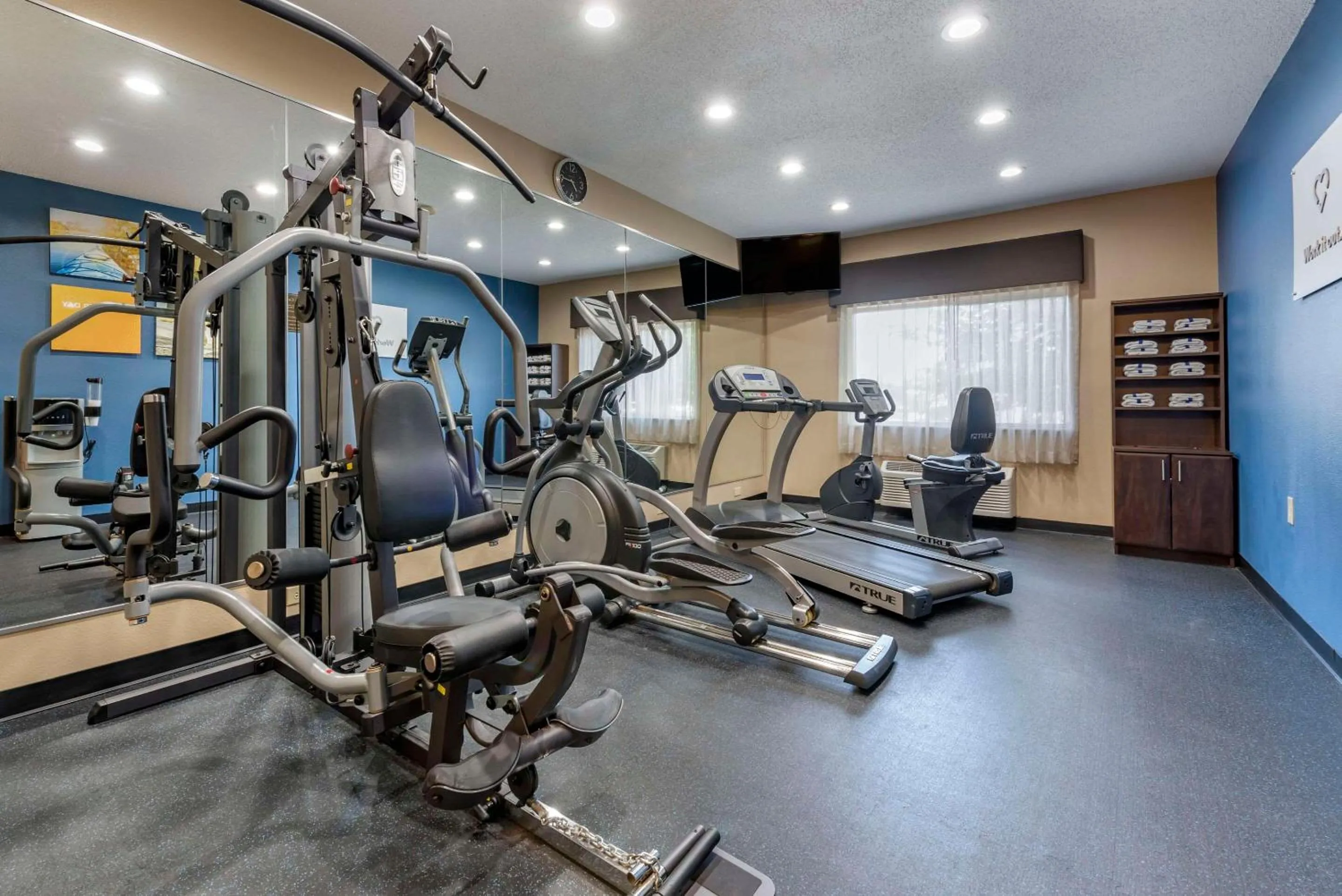 Fitness centre/facilities in Comfort Suites Terre Haute University Area
