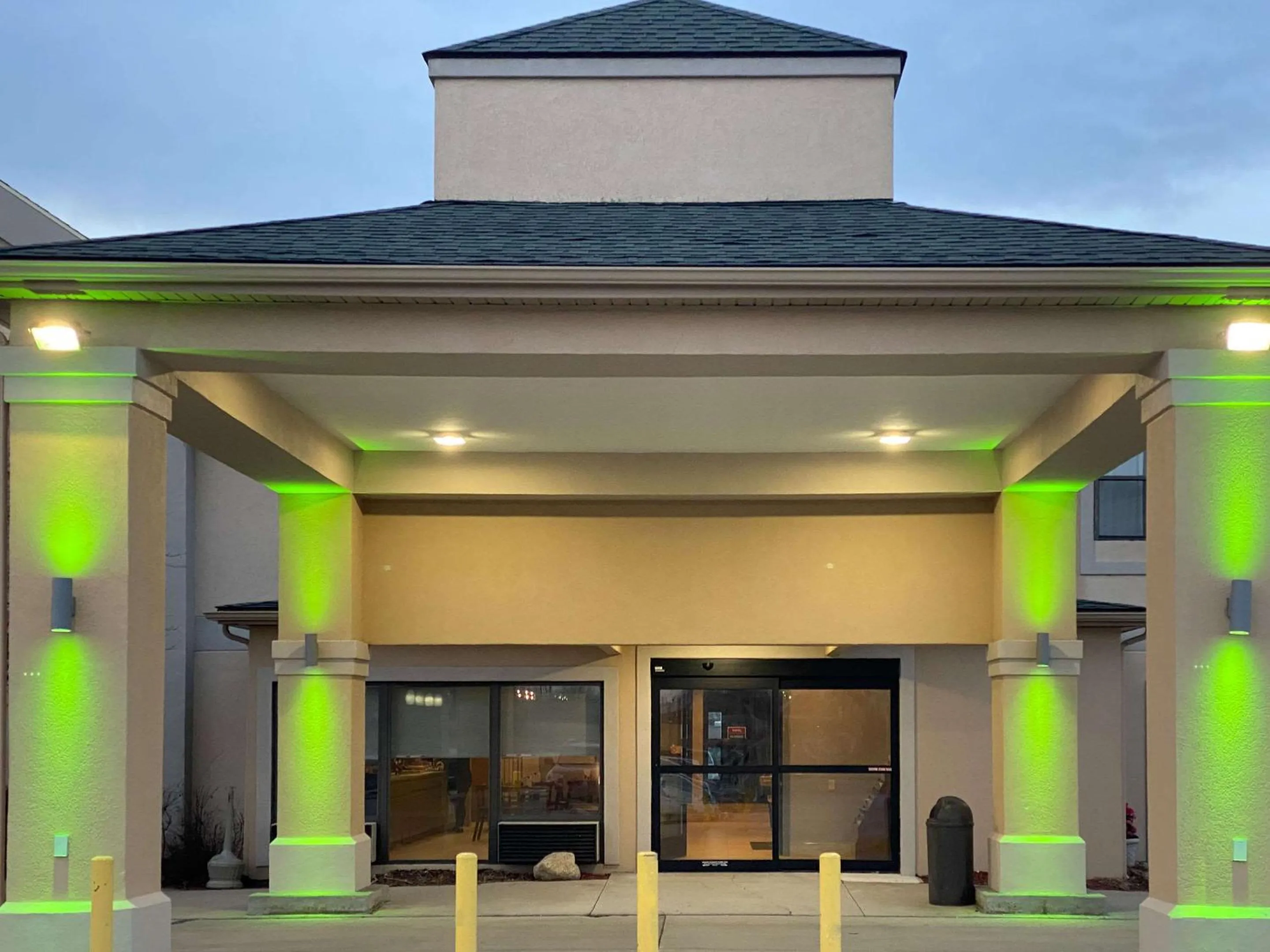 Property building in Quality Inn Michigan City South