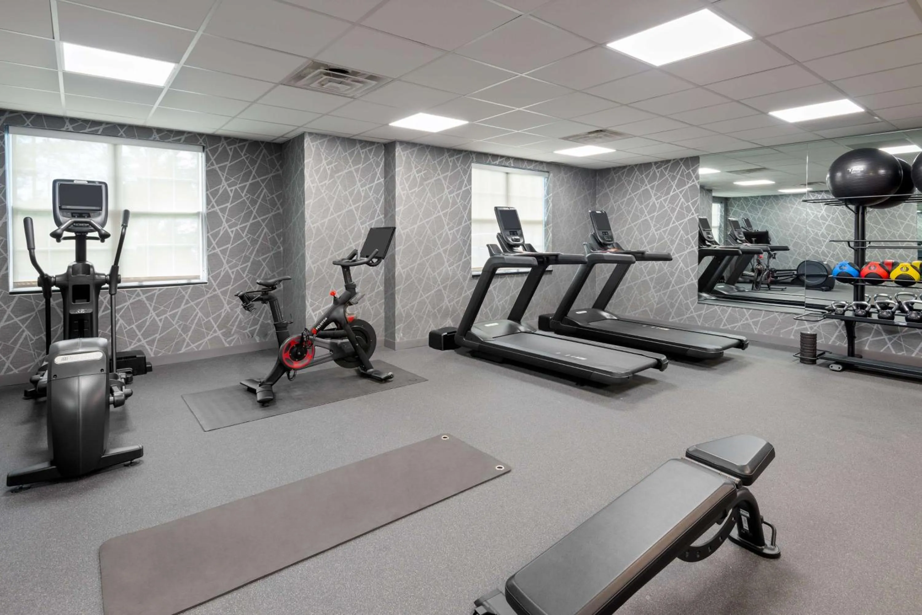 Fitness centre/facilities in Homewood Suites by Hilton Buffalo/Airport