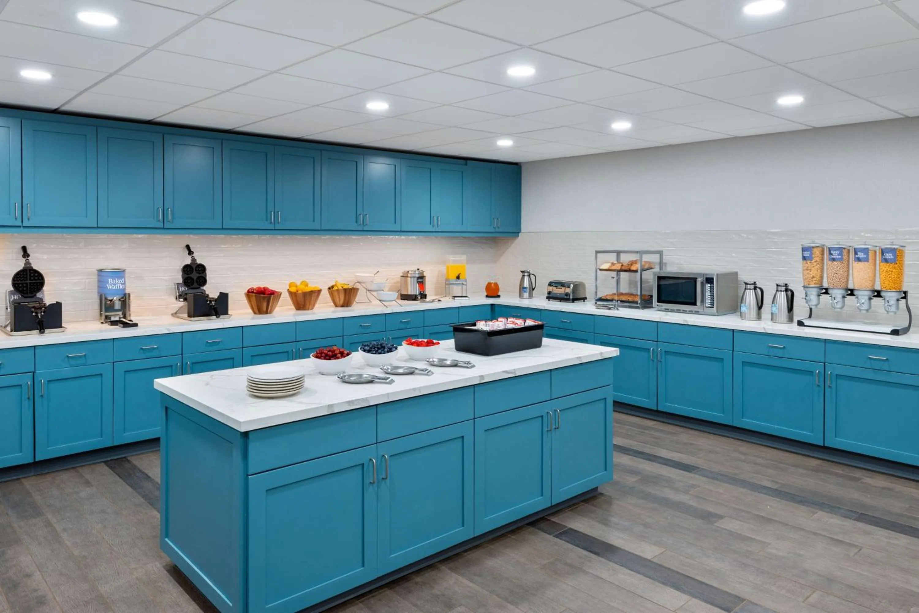 Breakfast in Homewood Suites by Hilton Buffalo/Airport