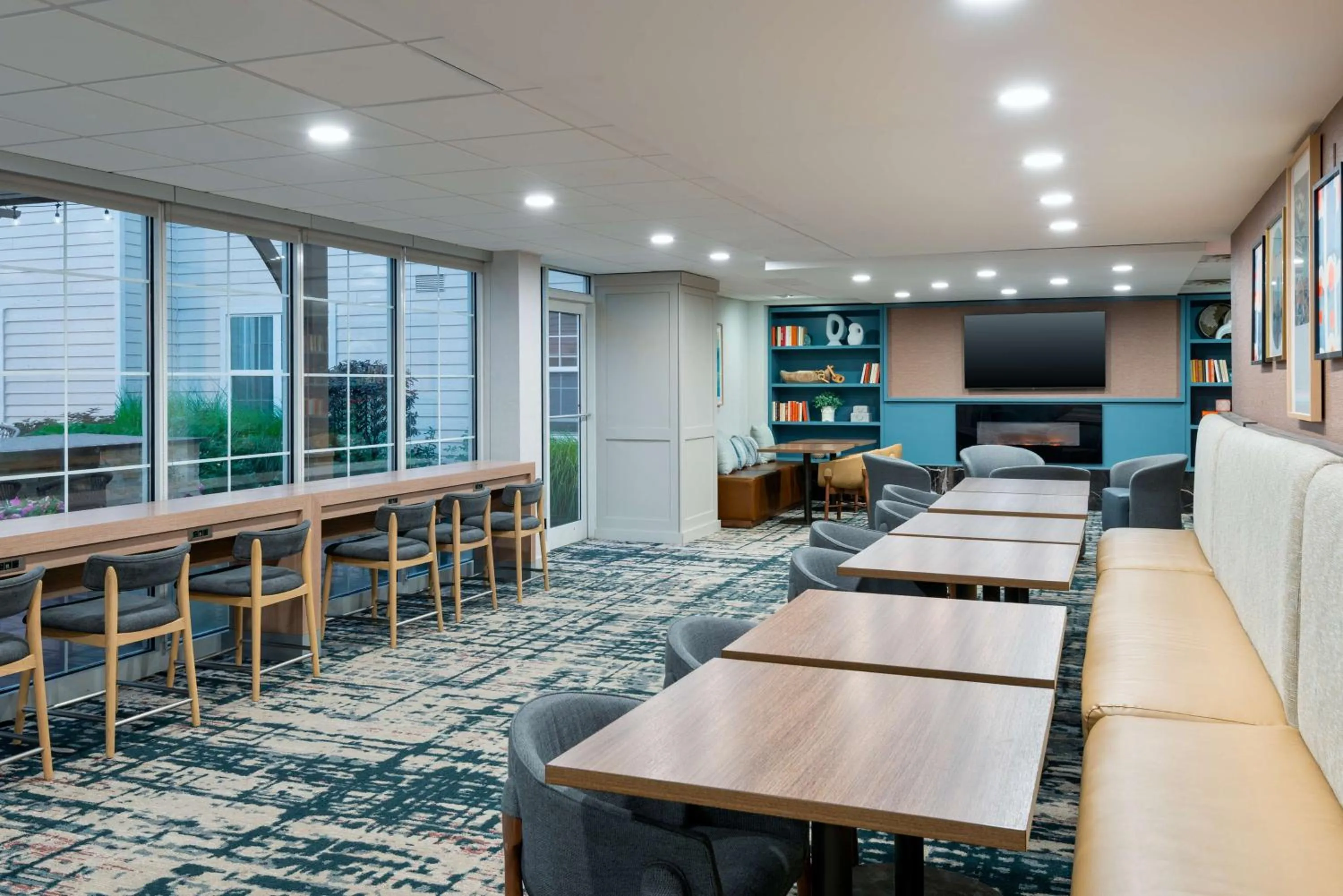 Restaurant/places to eat in Homewood Suites by Hilton Buffalo/Airport