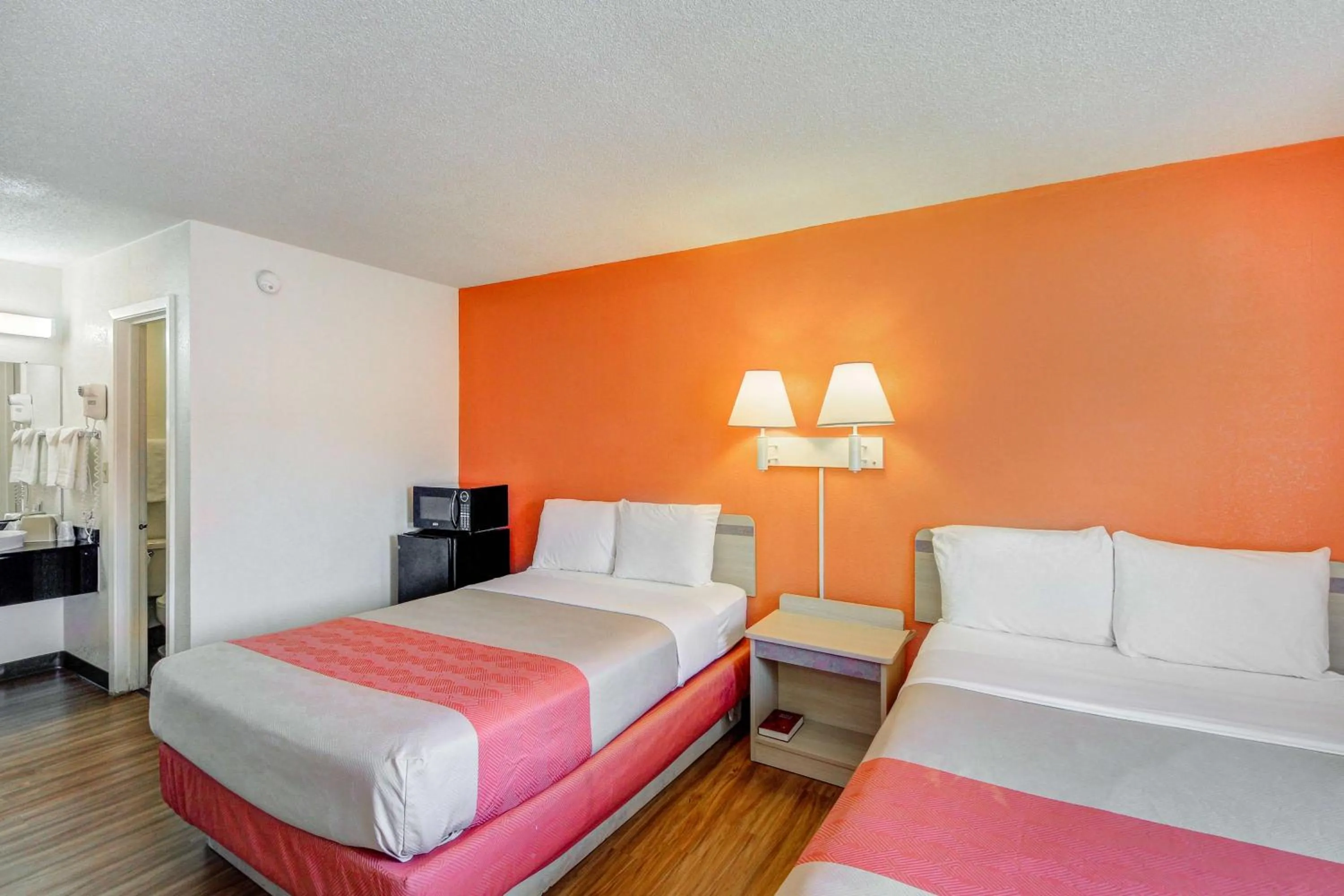 Photo of the whole room, Bed in Motel 6-Wichita, KS