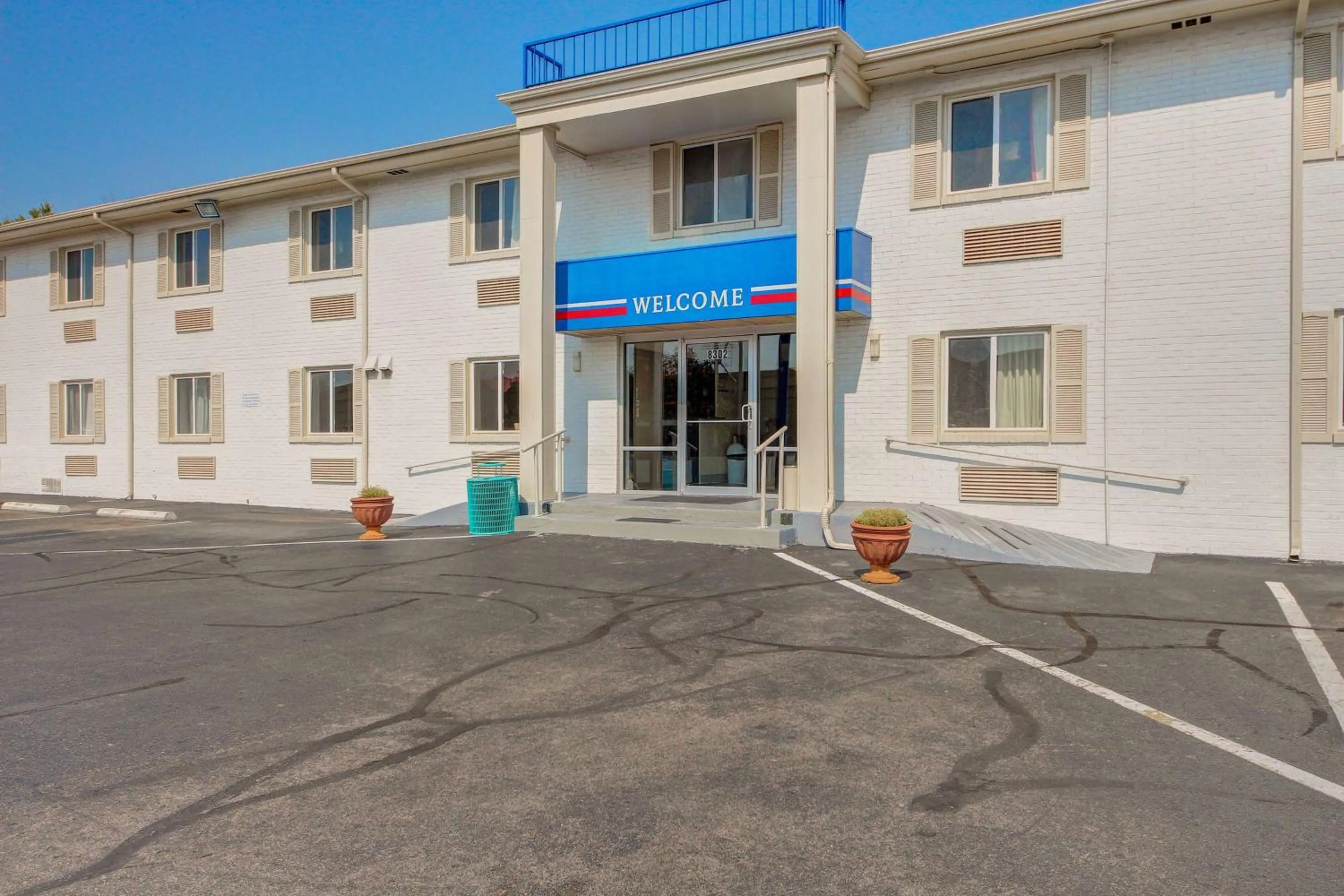 Property building in Motel 6-Wichita, KS