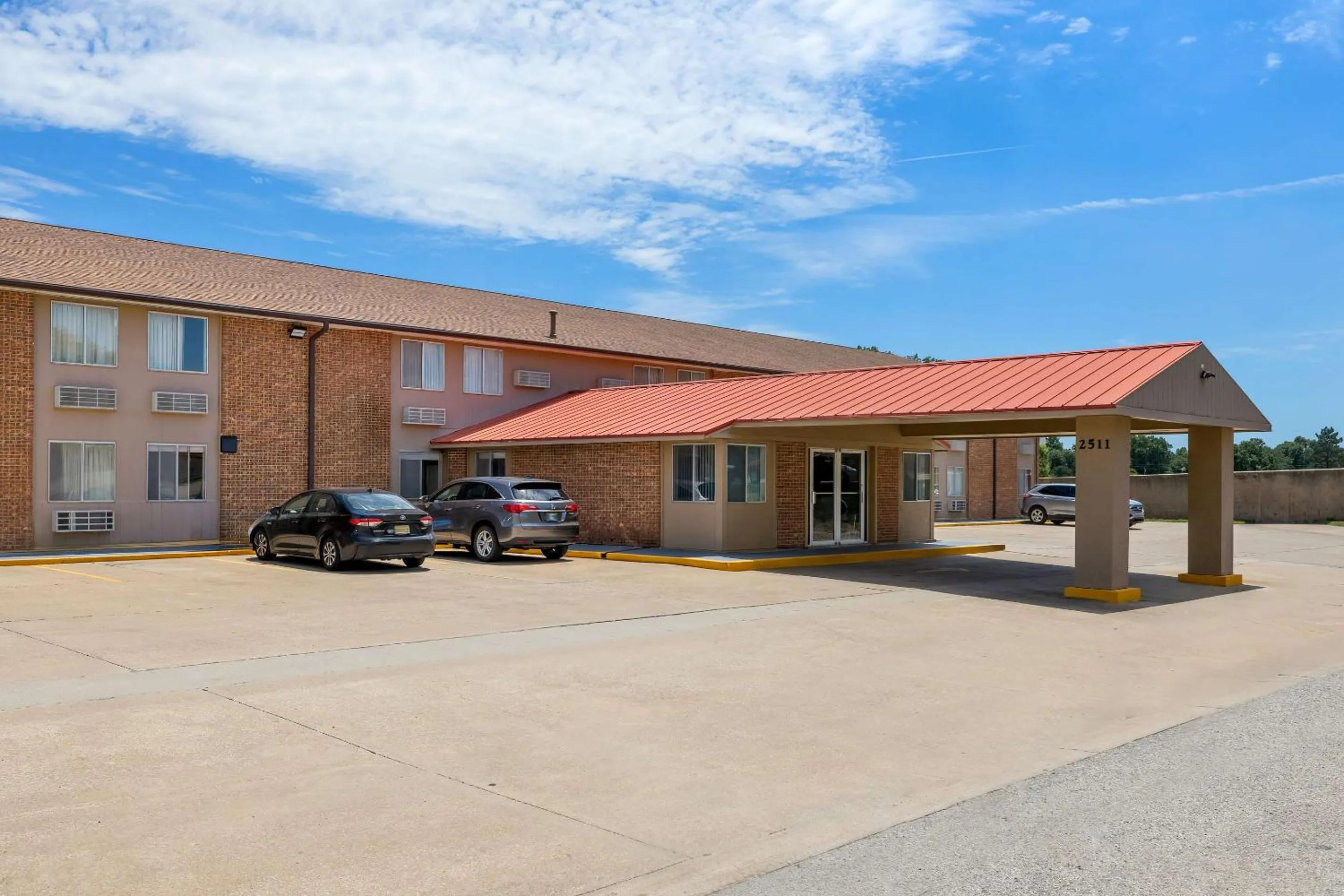 Property building in Econo Lodge Emporia
