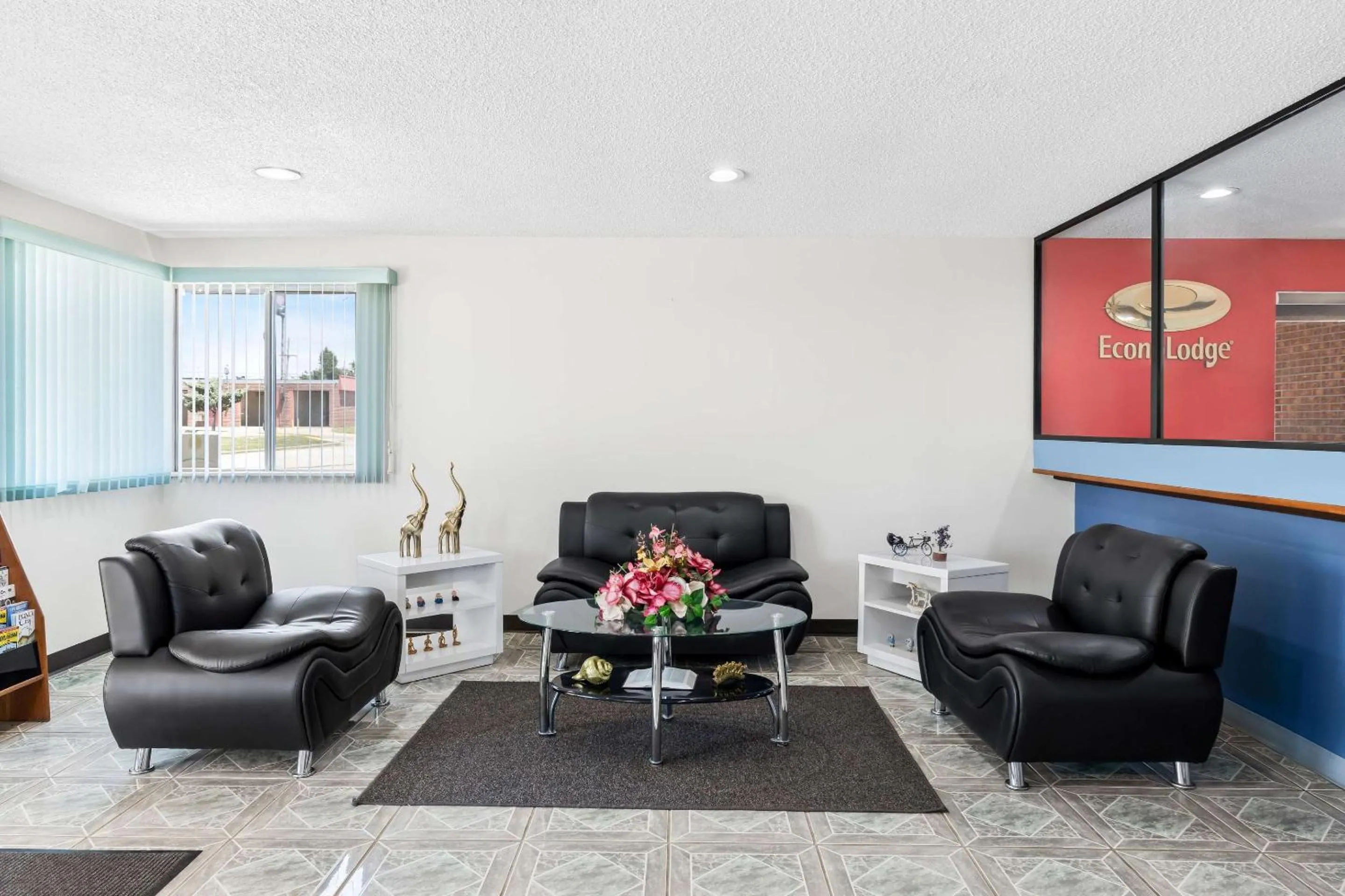 Lobby or reception in Econo Lodge Emporia