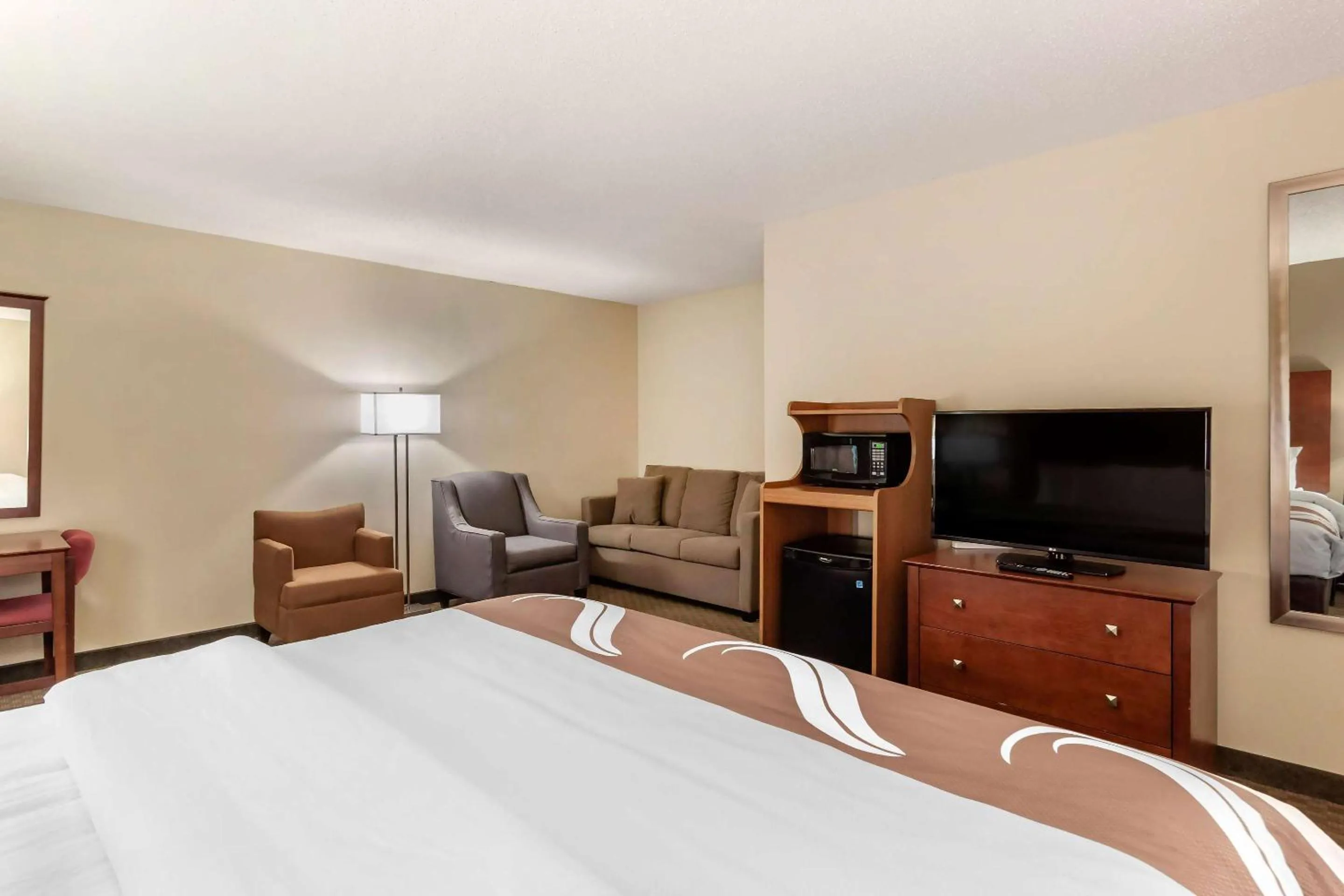 Bedroom in Quality Inn Hays I-70