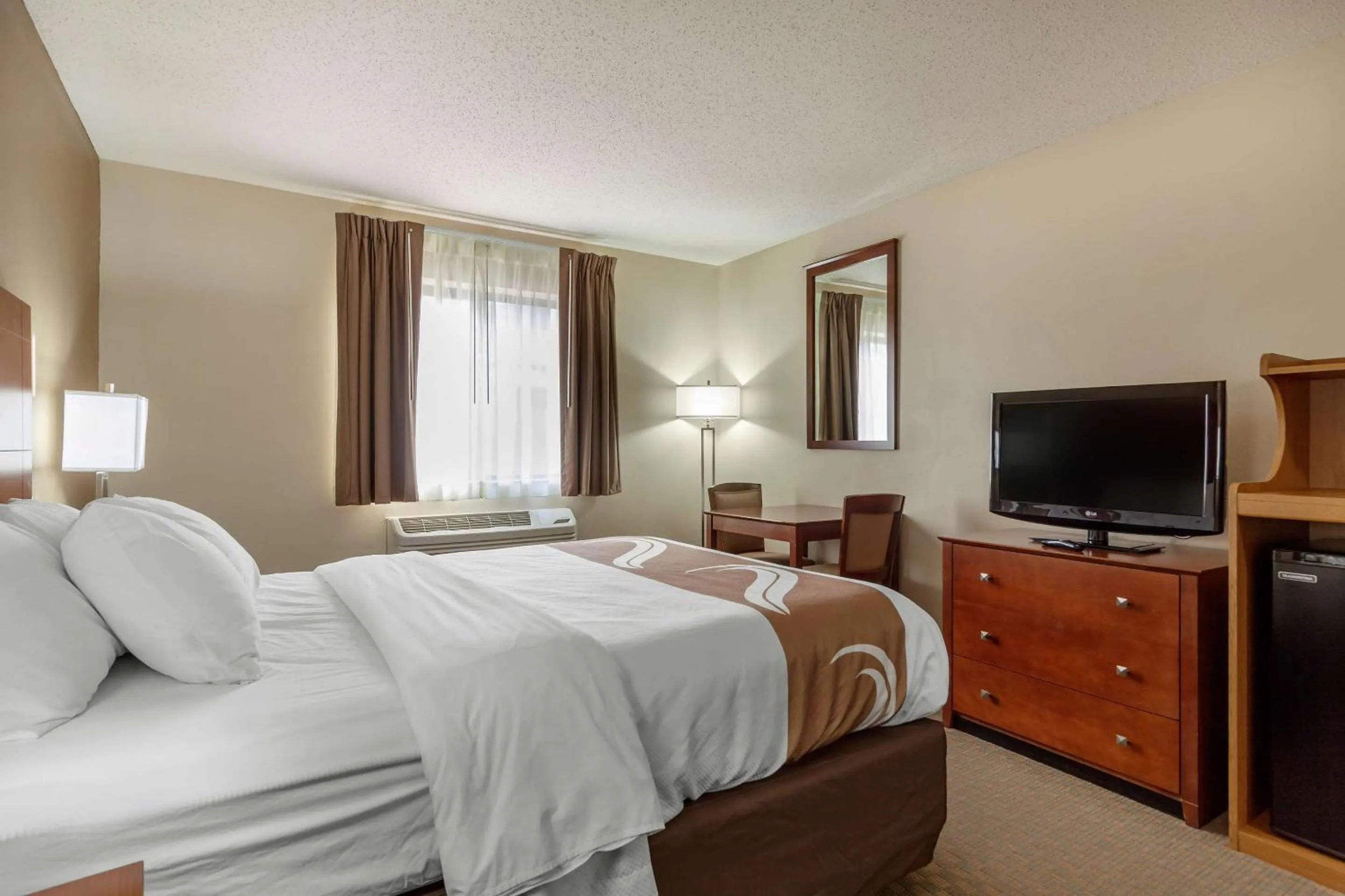 Bedroom in Quality Inn Hays I-70