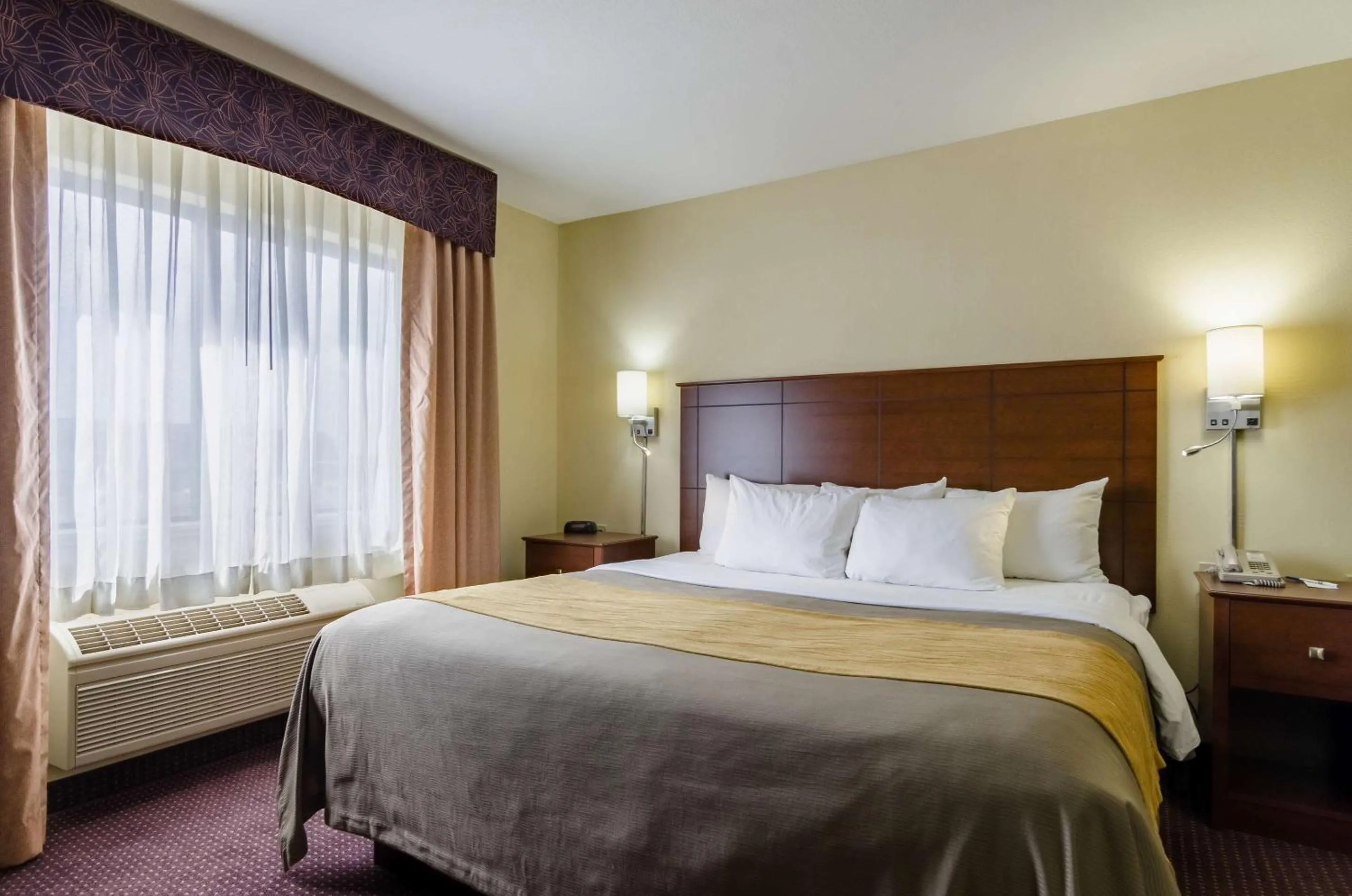 Bedroom, Bed in Comfort Inn Colby