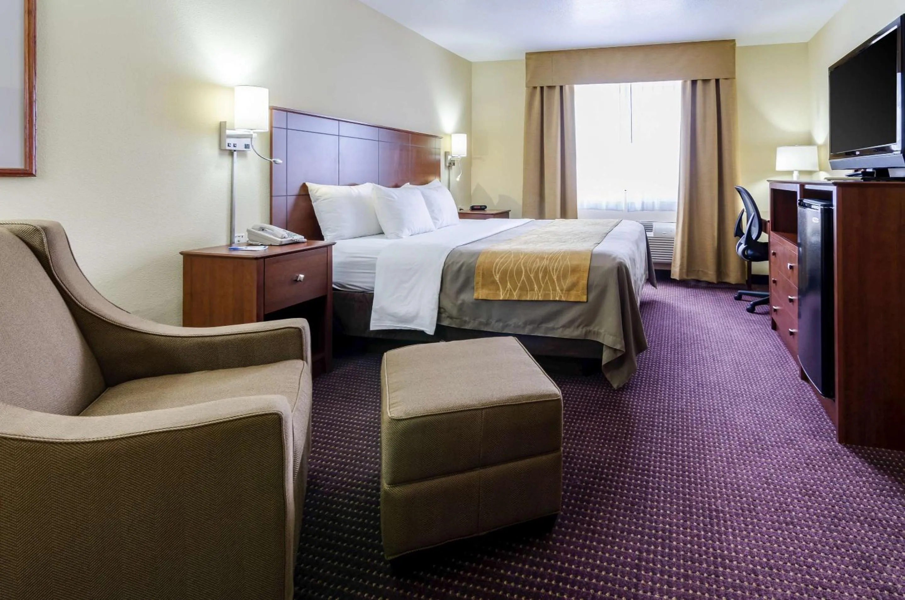 Bedroom, Bed in Comfort Inn Colby