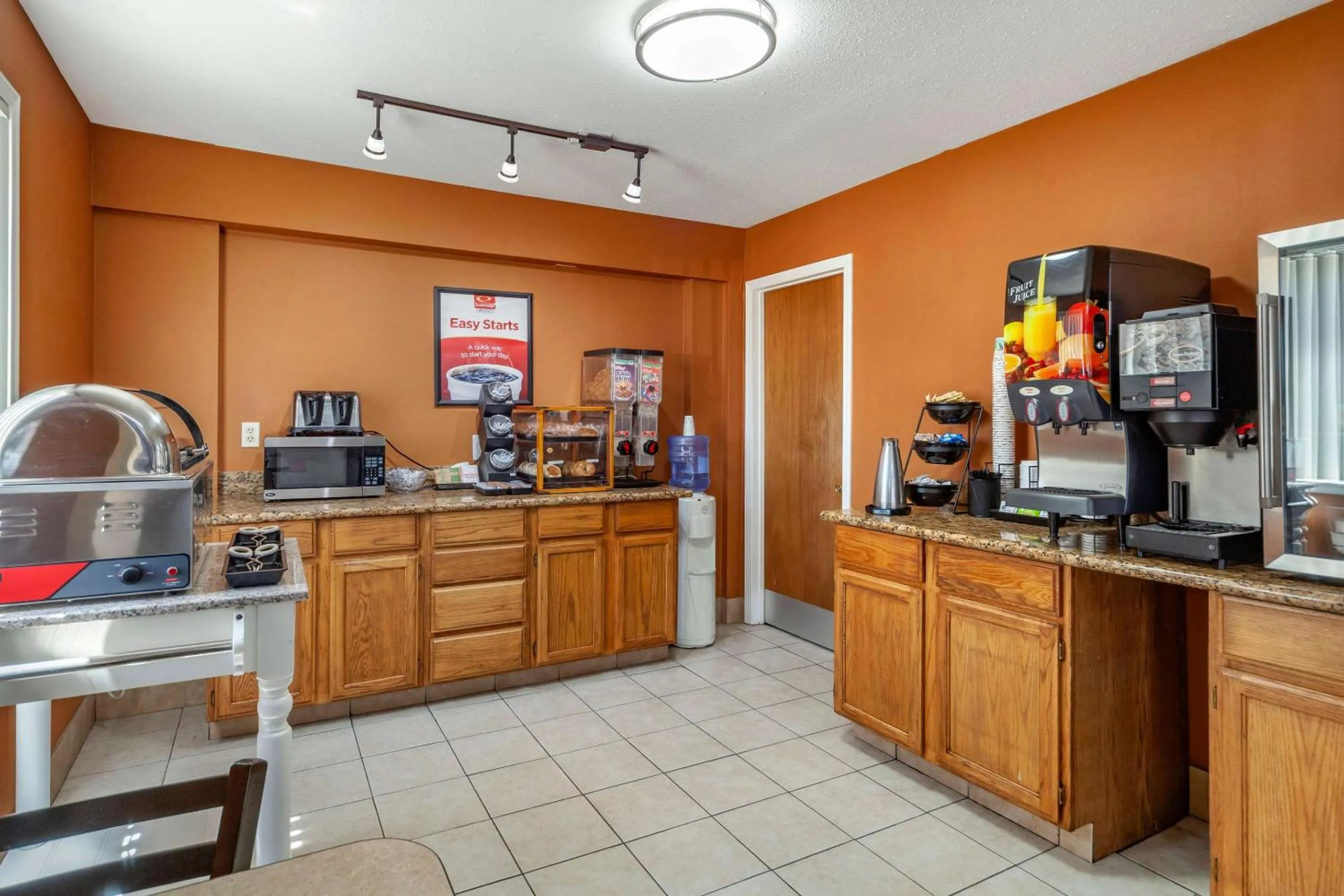 Breakfast in Econo Lodge Hays I-70