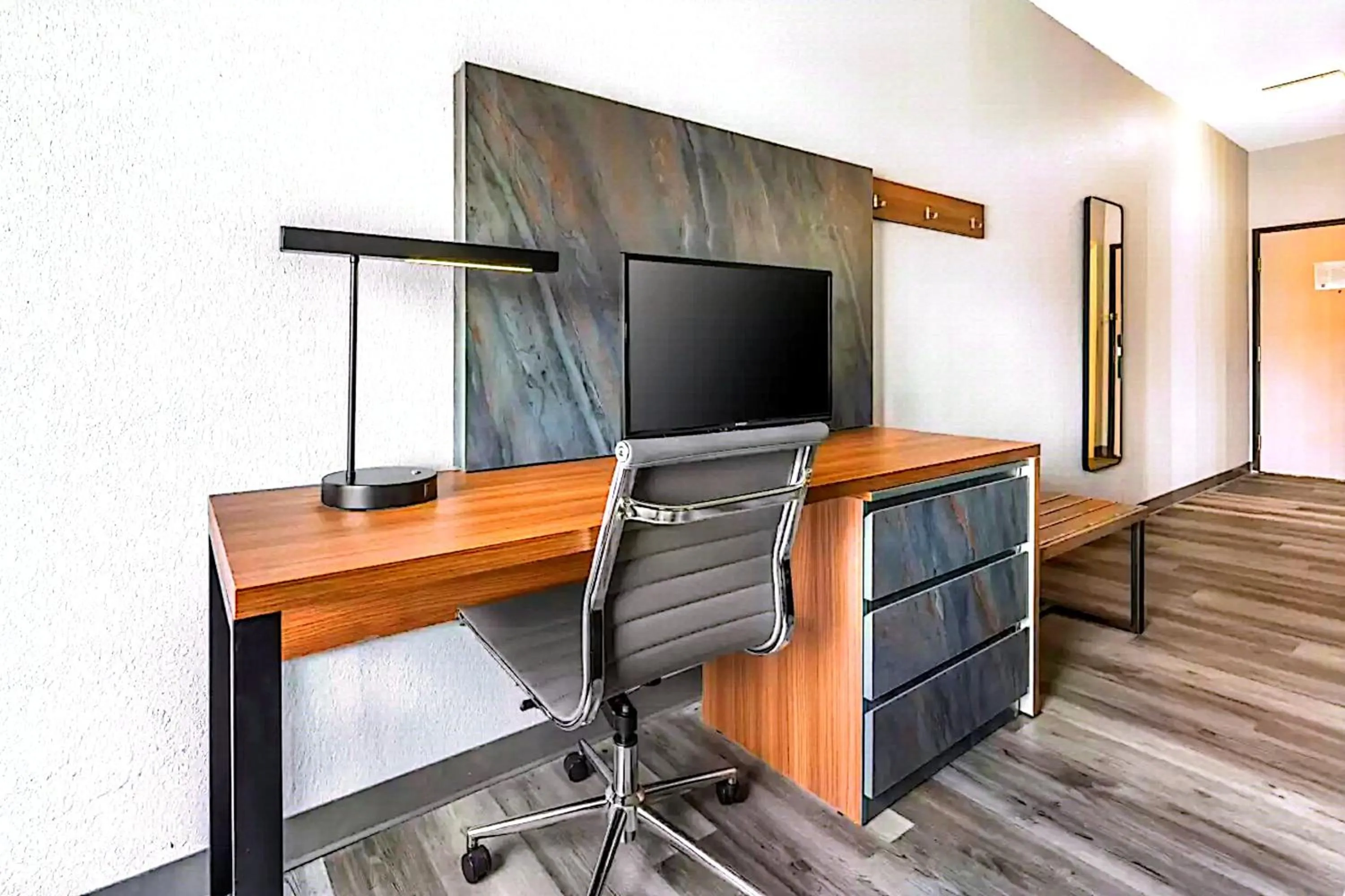 Quality Inn & Suites Manhattan