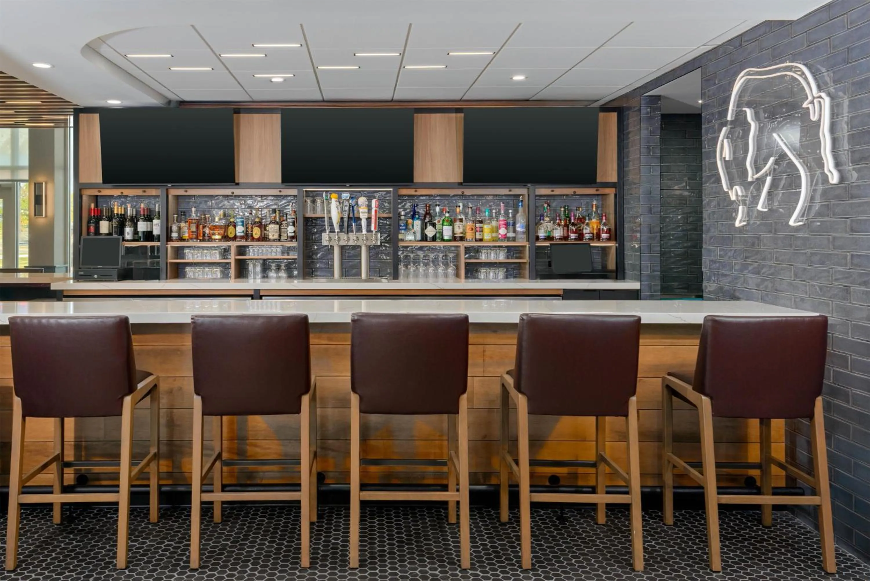 Lounge or bar in Hilton Garden Inn Buffalo Airport