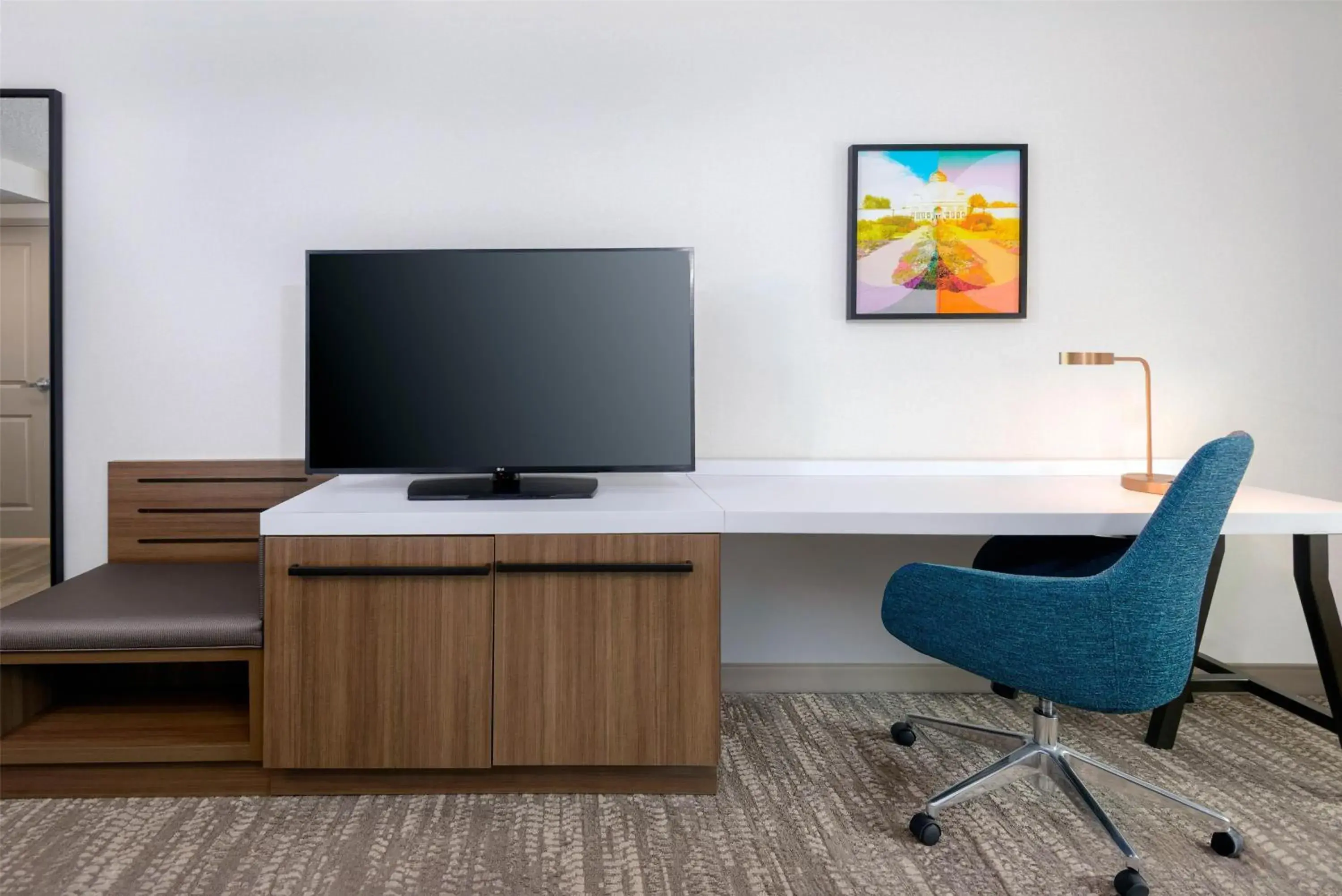 King Room in Hilton Garden Inn Buffalo Airport King Room in Hilton Garden Inn Buffalo Airport