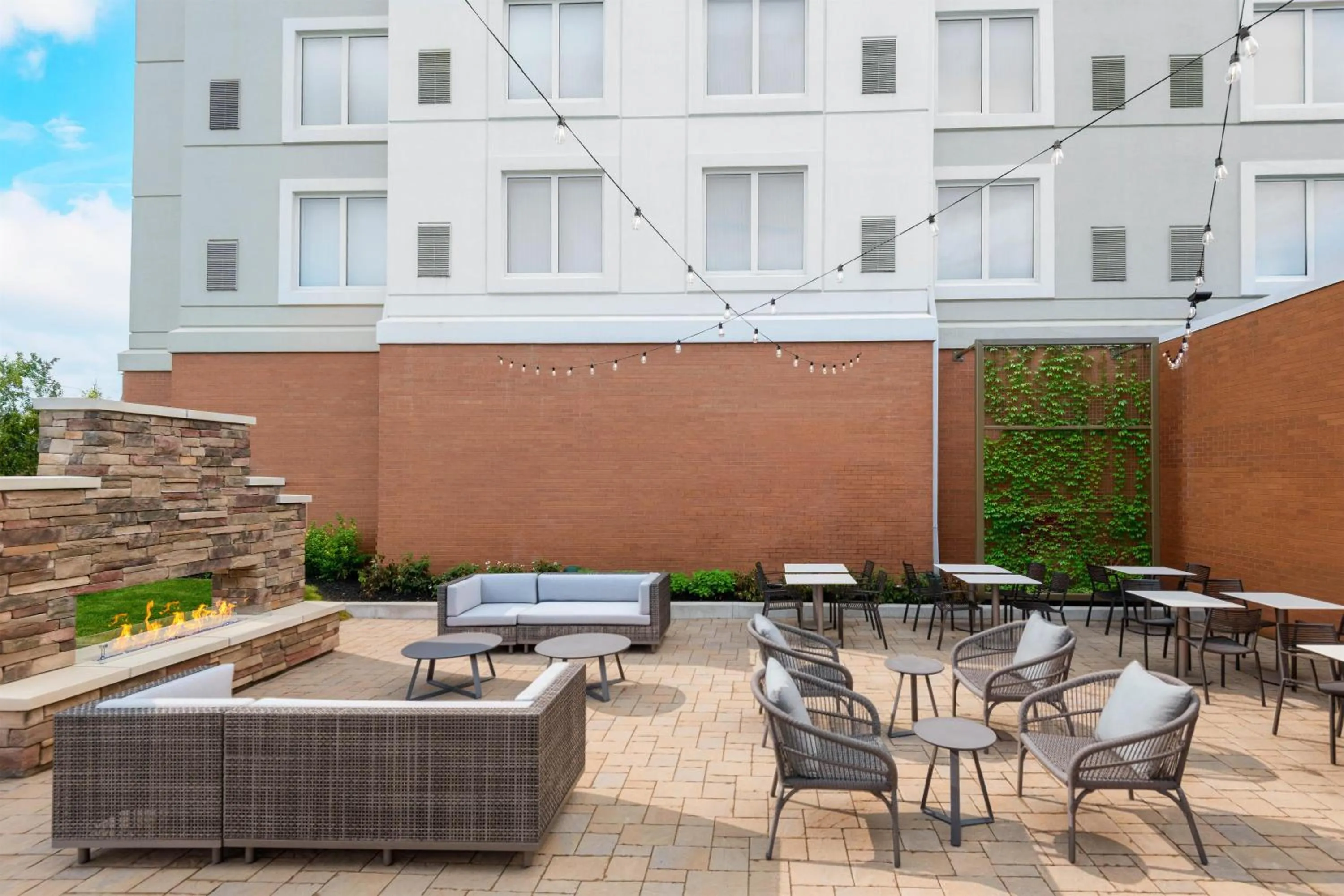 Patio in Hilton Garden Inn Buffalo Airport