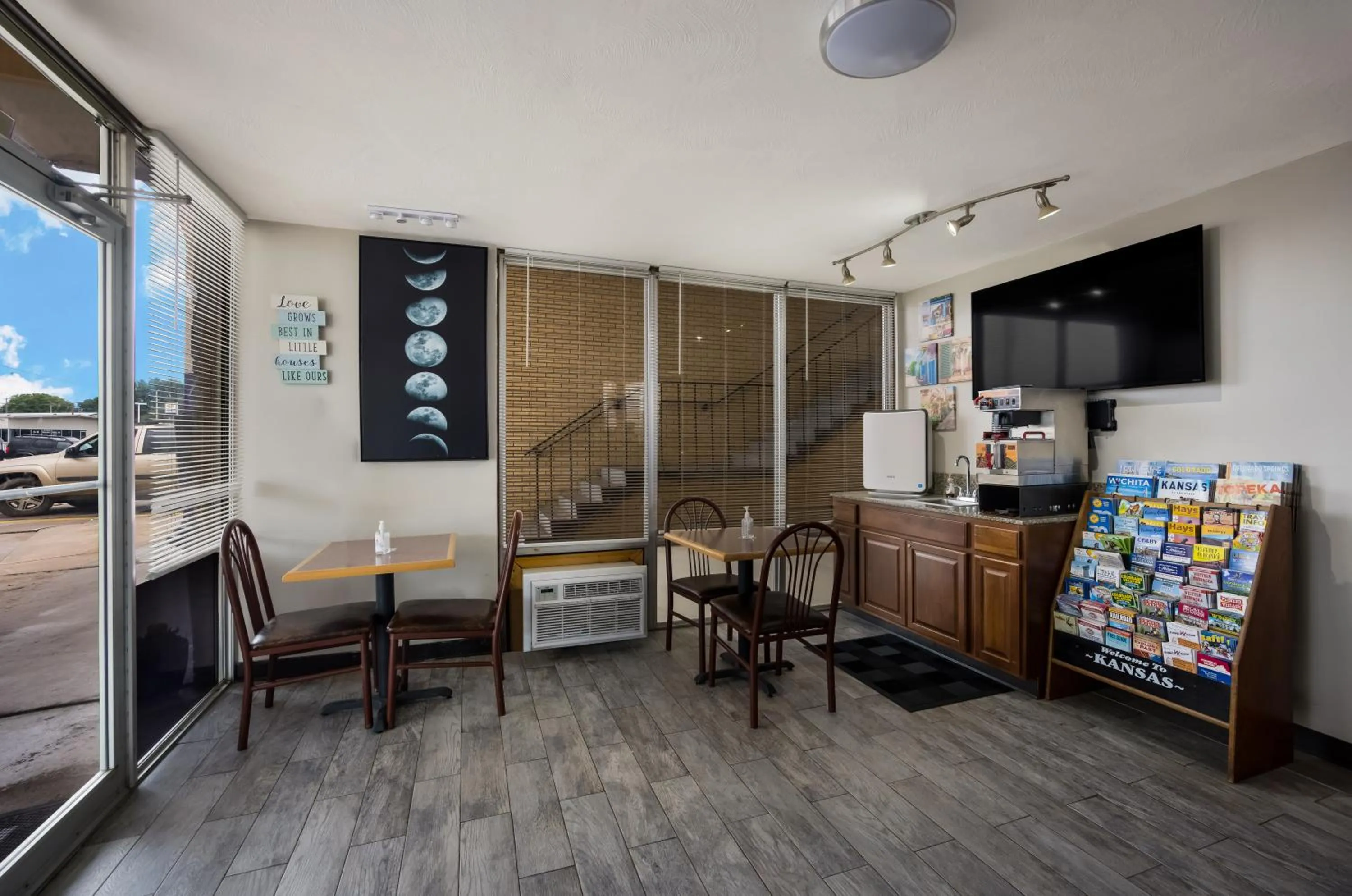 Lobby or reception in Travelodge by Wyndham Oakley