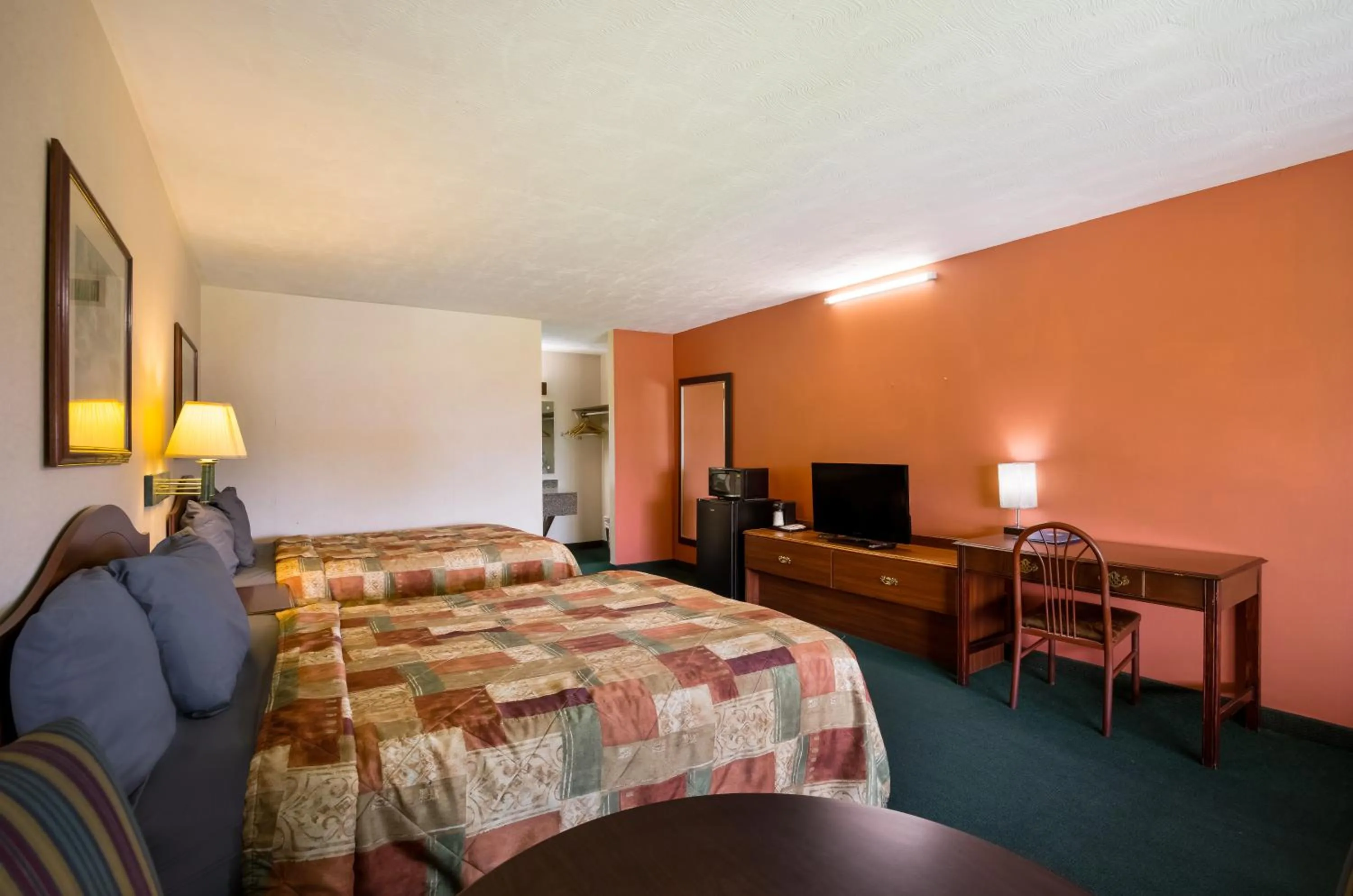 Bed in Travelodge by Wyndham Oakley