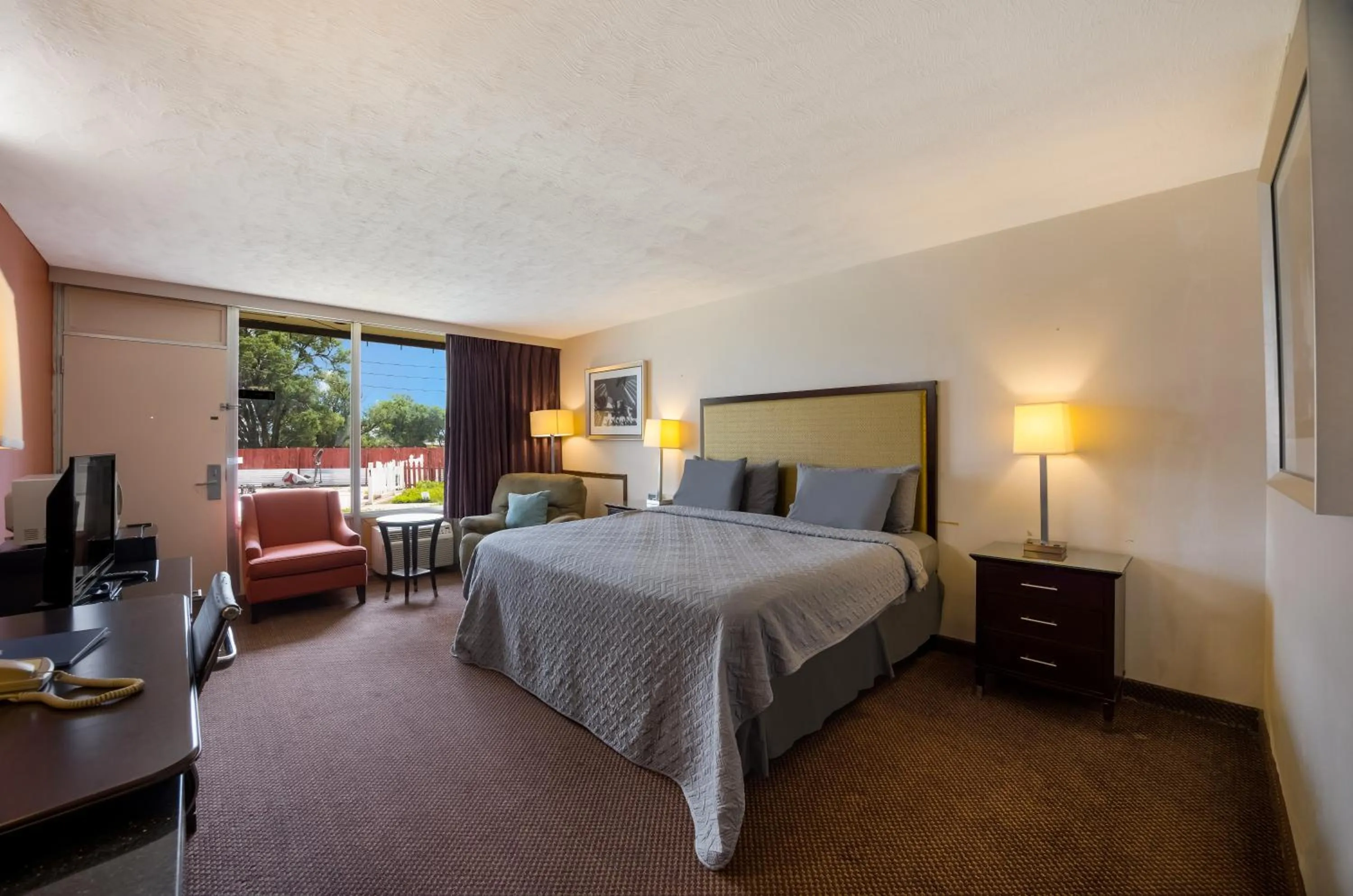 Bed in Travelodge by Wyndham Oakley