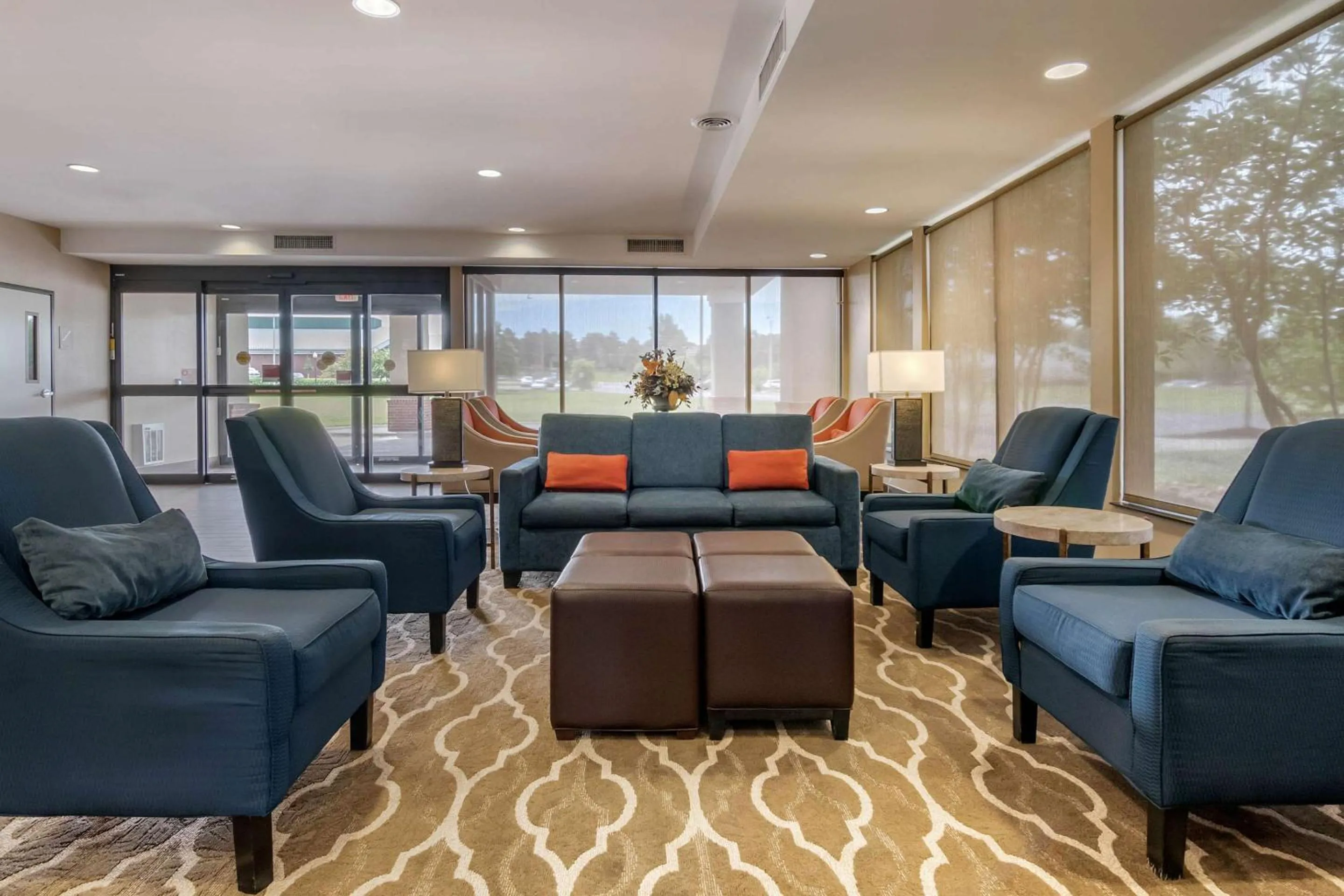 Lobby or reception in Comfort Suites Speedway - Kansas City