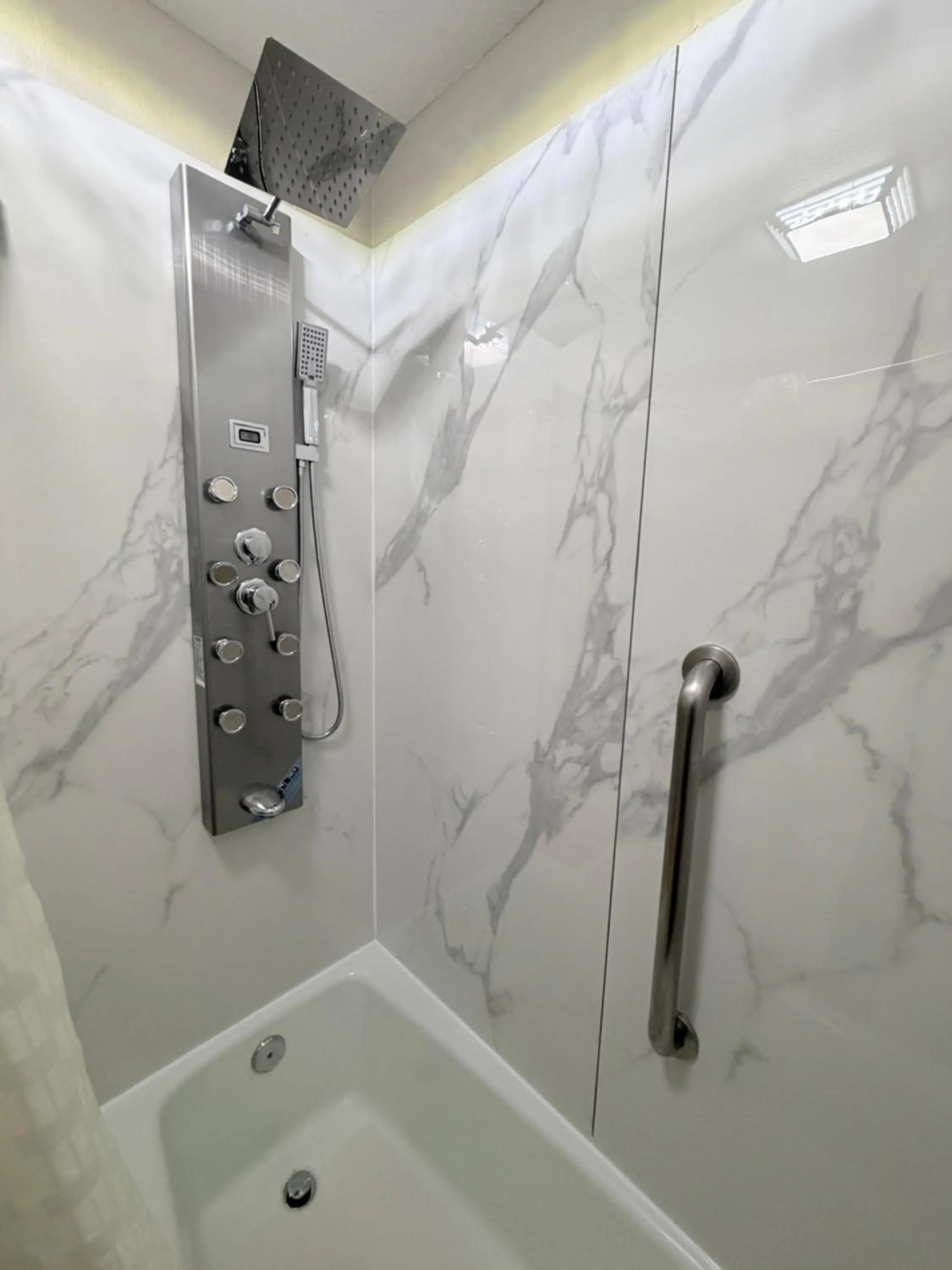 Bathroom in Sunflower Inn & Suites