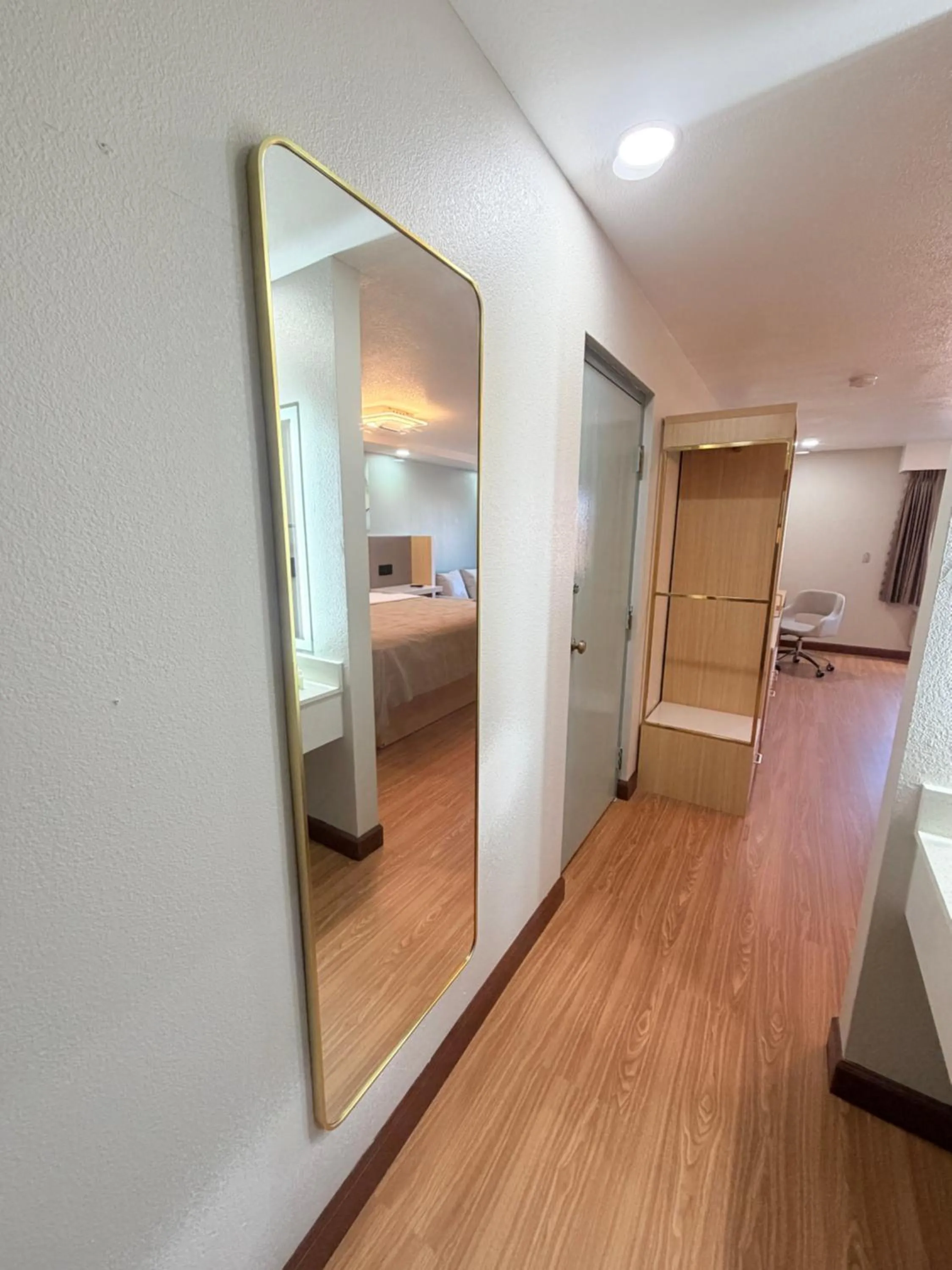 Bedroom, Bed in Sunflower Inn & Suites