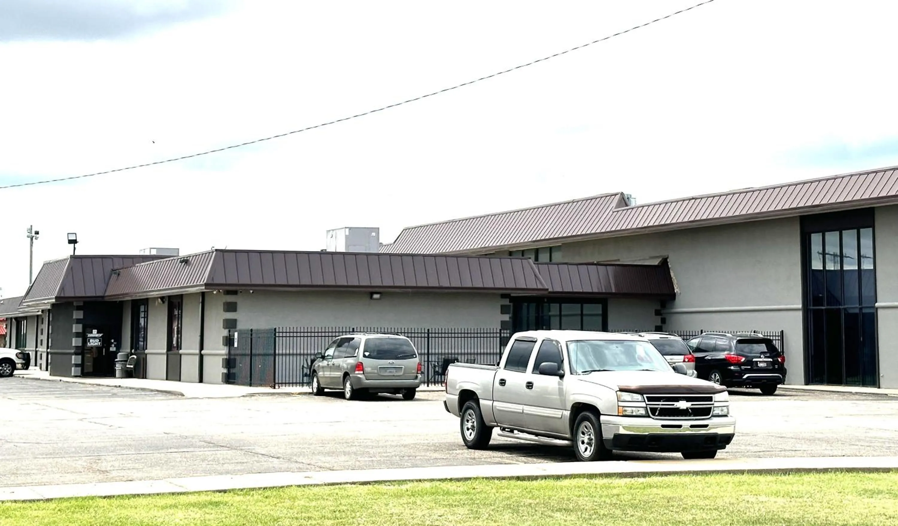 Property building in Sunflower Inn & Suites