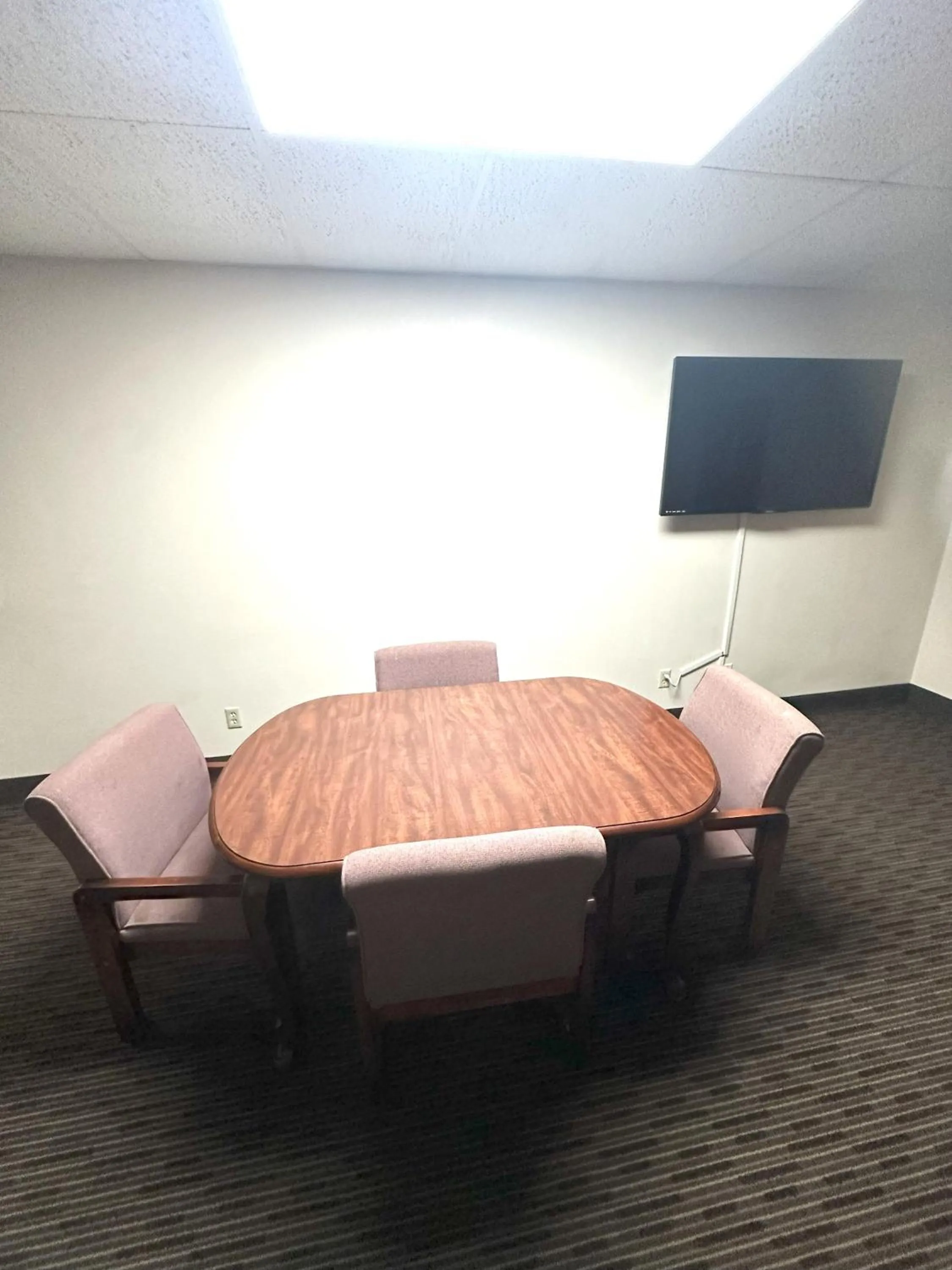 Dining area in Sunflower Inn & Suites