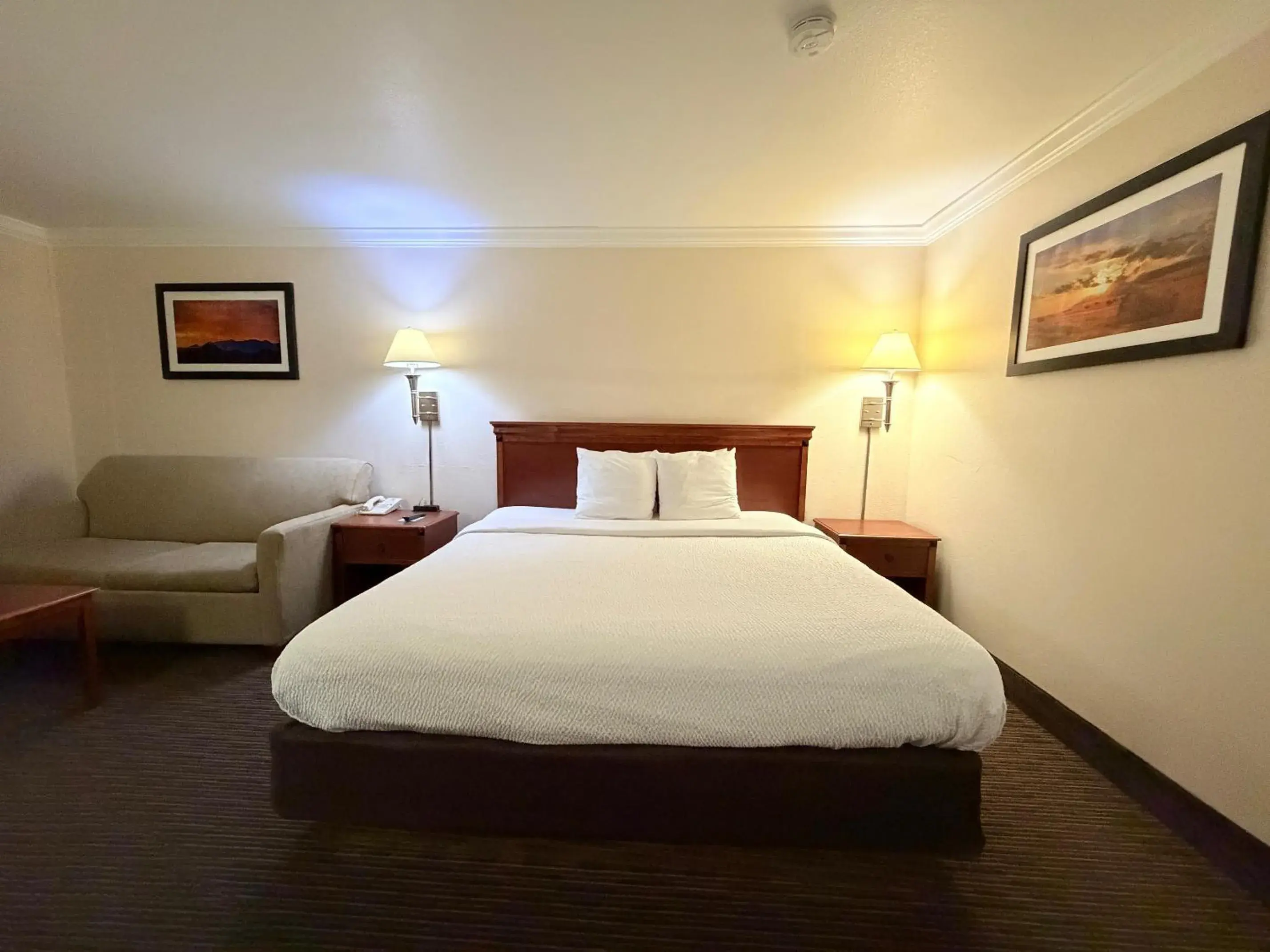 Sunflower Inn & Suites Sunflower Inn & Suites