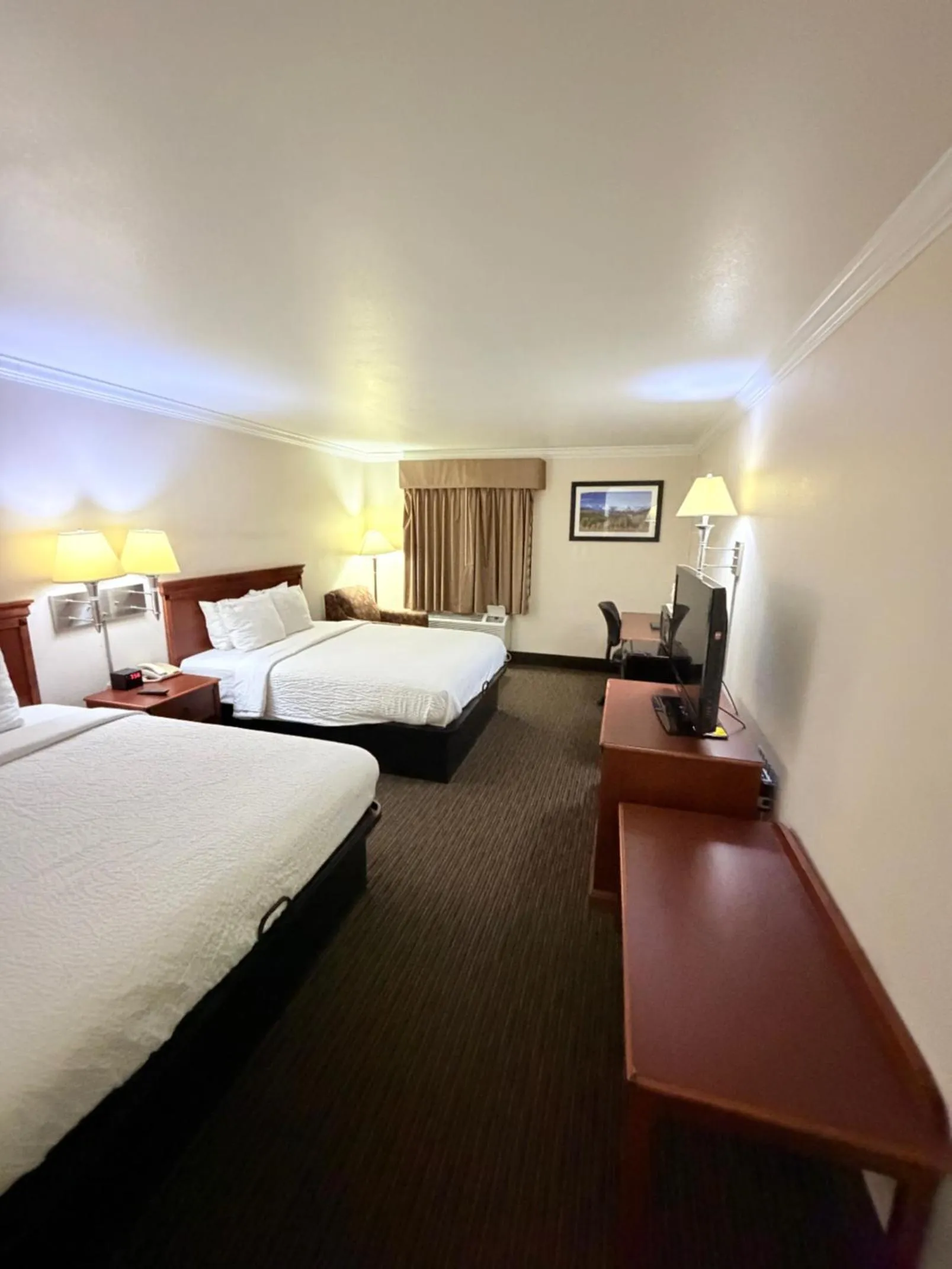 View (from property/room), Bed in Sunflower Inn & Suites