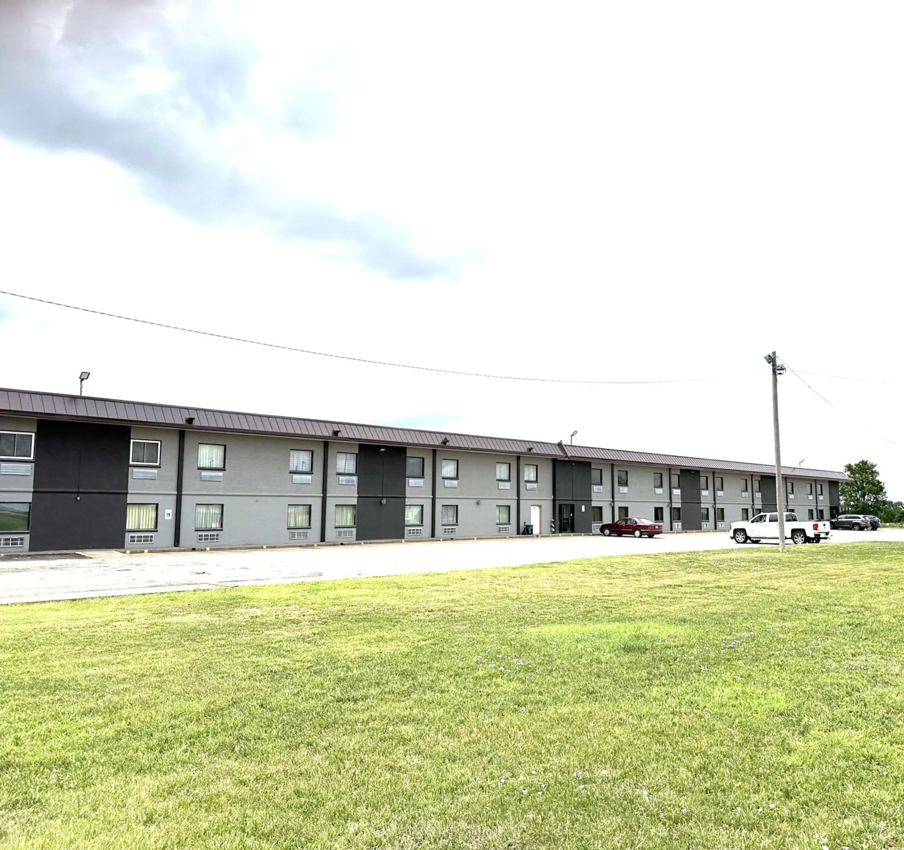 Property building in Sunflower Inn & Suites